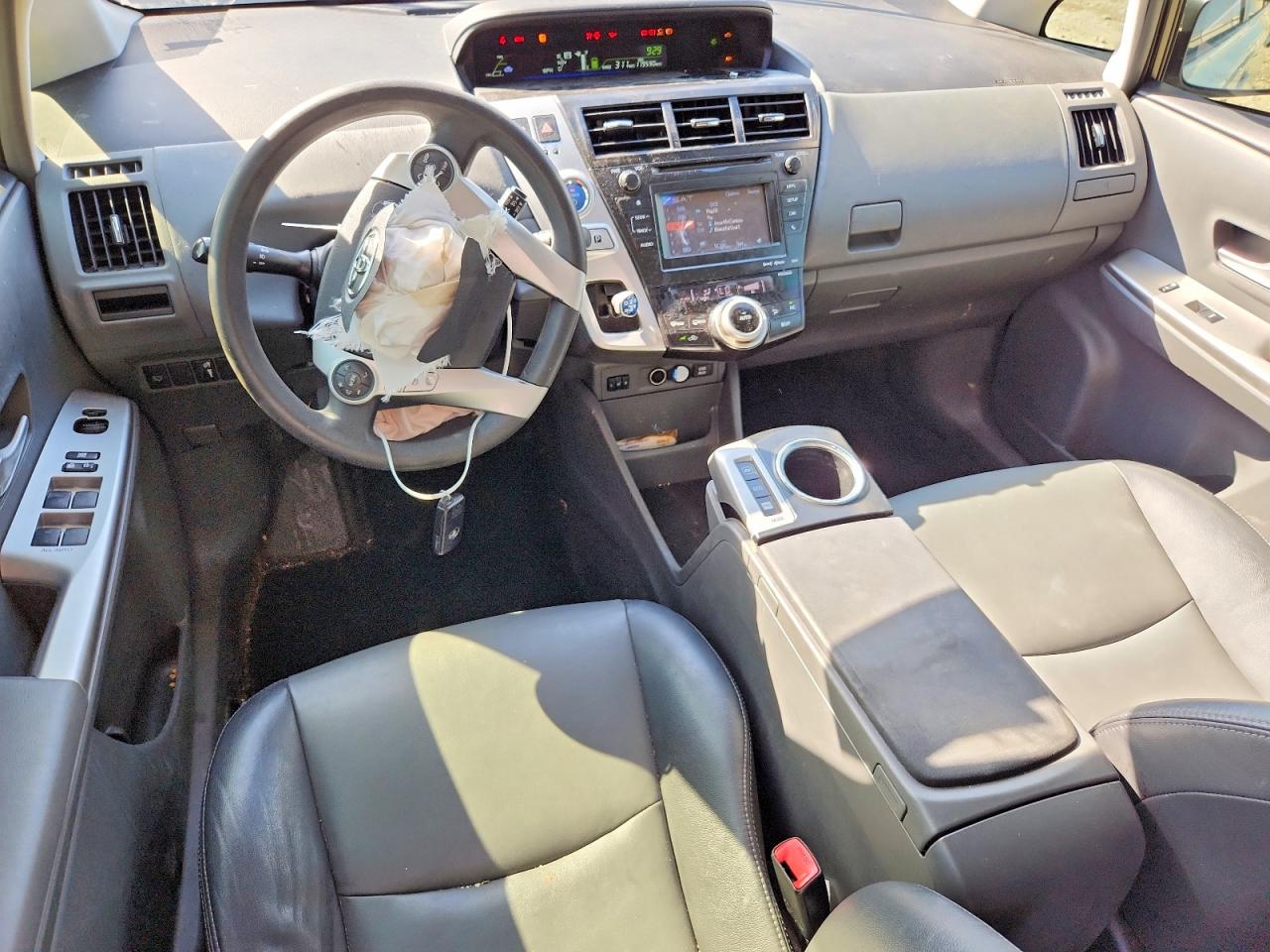 2012 Toyota Prius V Five White vin: JTDZN3EU4C3062087