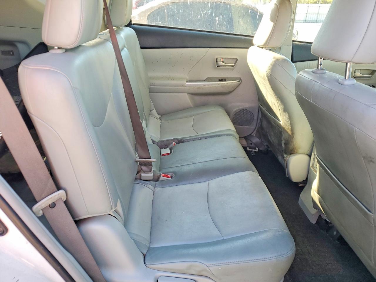 2012 Toyota Prius V Five White vin: JTDZN3EU4C3174632