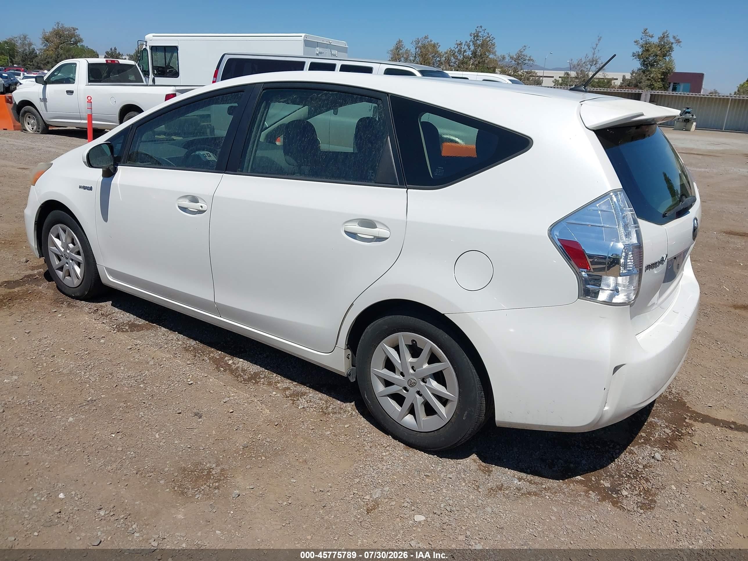 2013 Toyota Prius V Two Белый vin: JTDZN3EU4D3206609