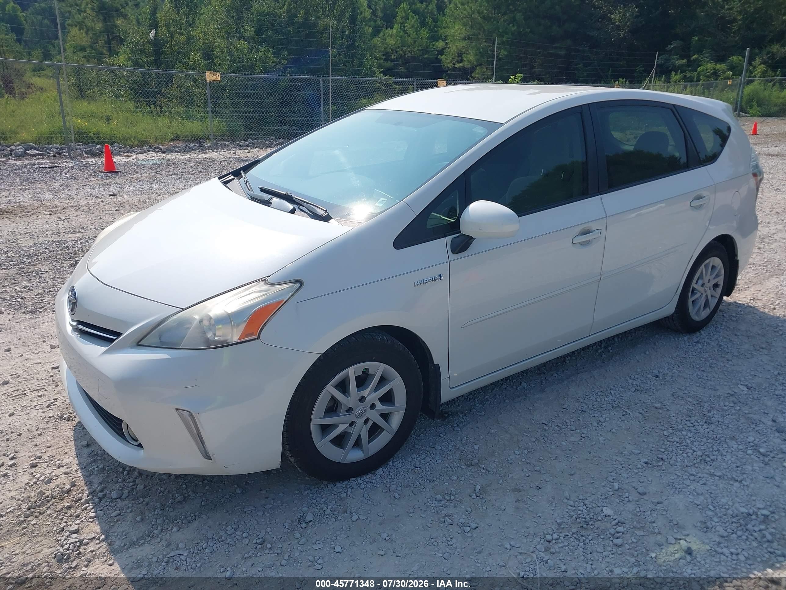 2013 Toyota Prius V Three White vin: JTDZN3EU4D3206657