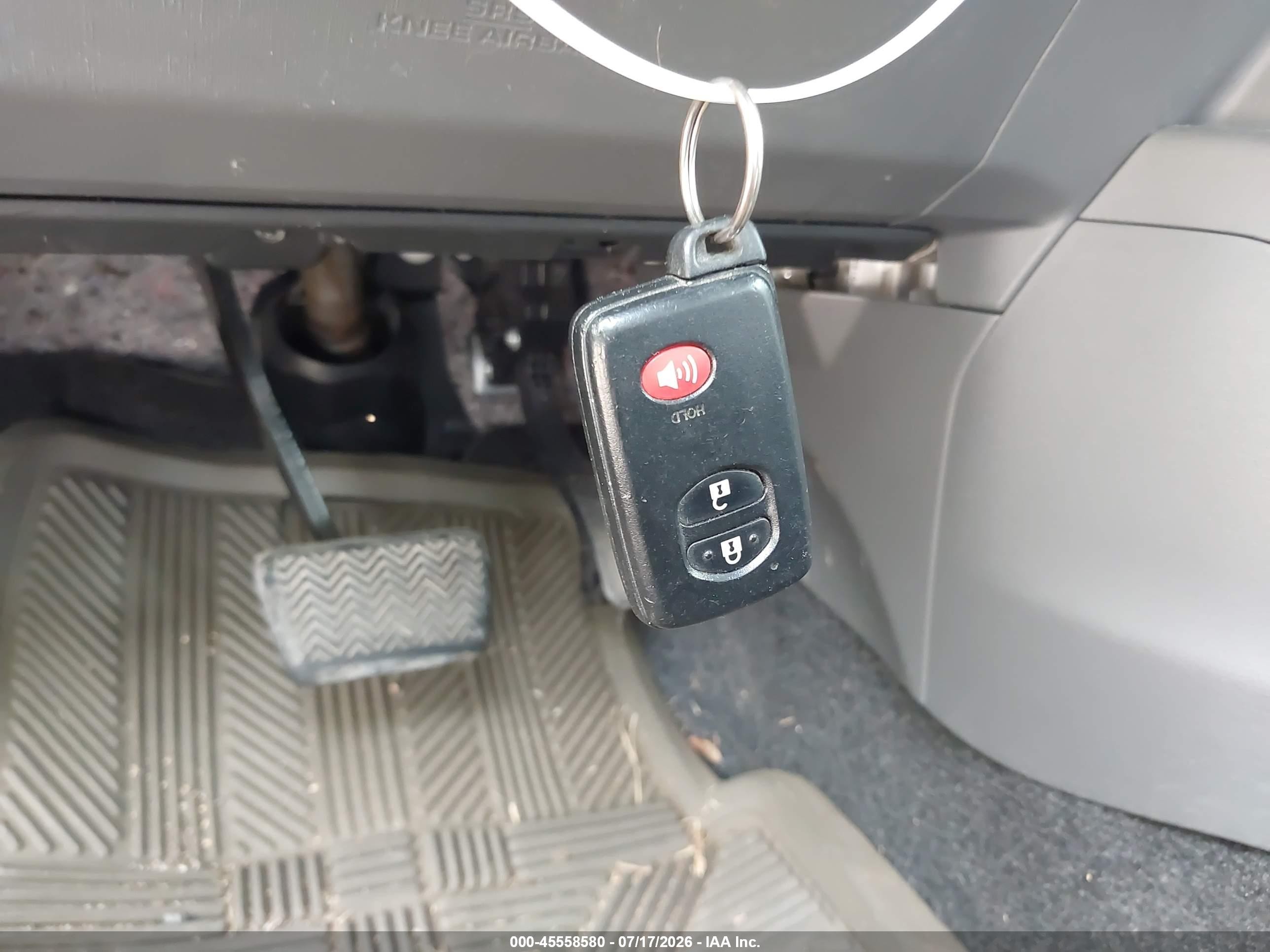 2013 Toyota Prius V Three Silver vin: JTDZN3EU4D3210398