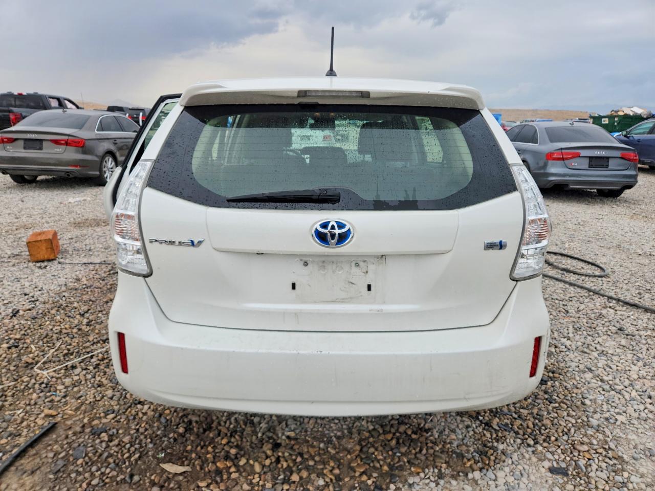 2013 Toyota Prius V Two White vin: JTDZN3EU4D3218548