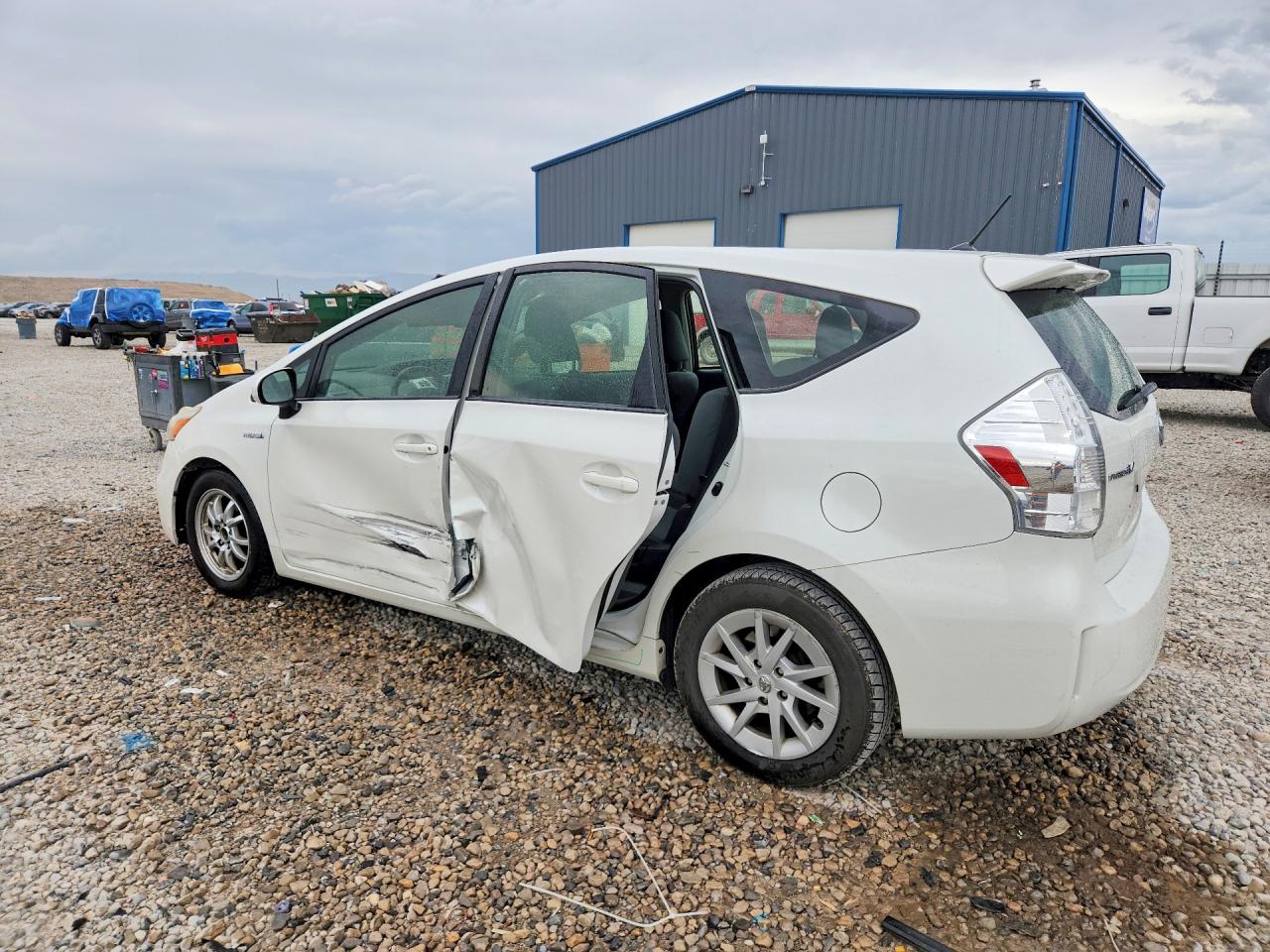 2013 Toyota Prius V Two White vin: JTDZN3EU4D3218548