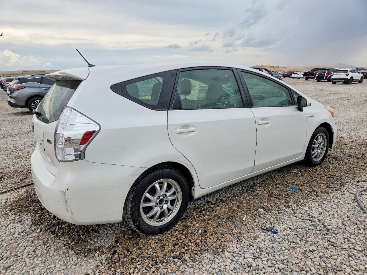 2013 Toyota Prius V Two White vin: JTDZN3EU4D3218548