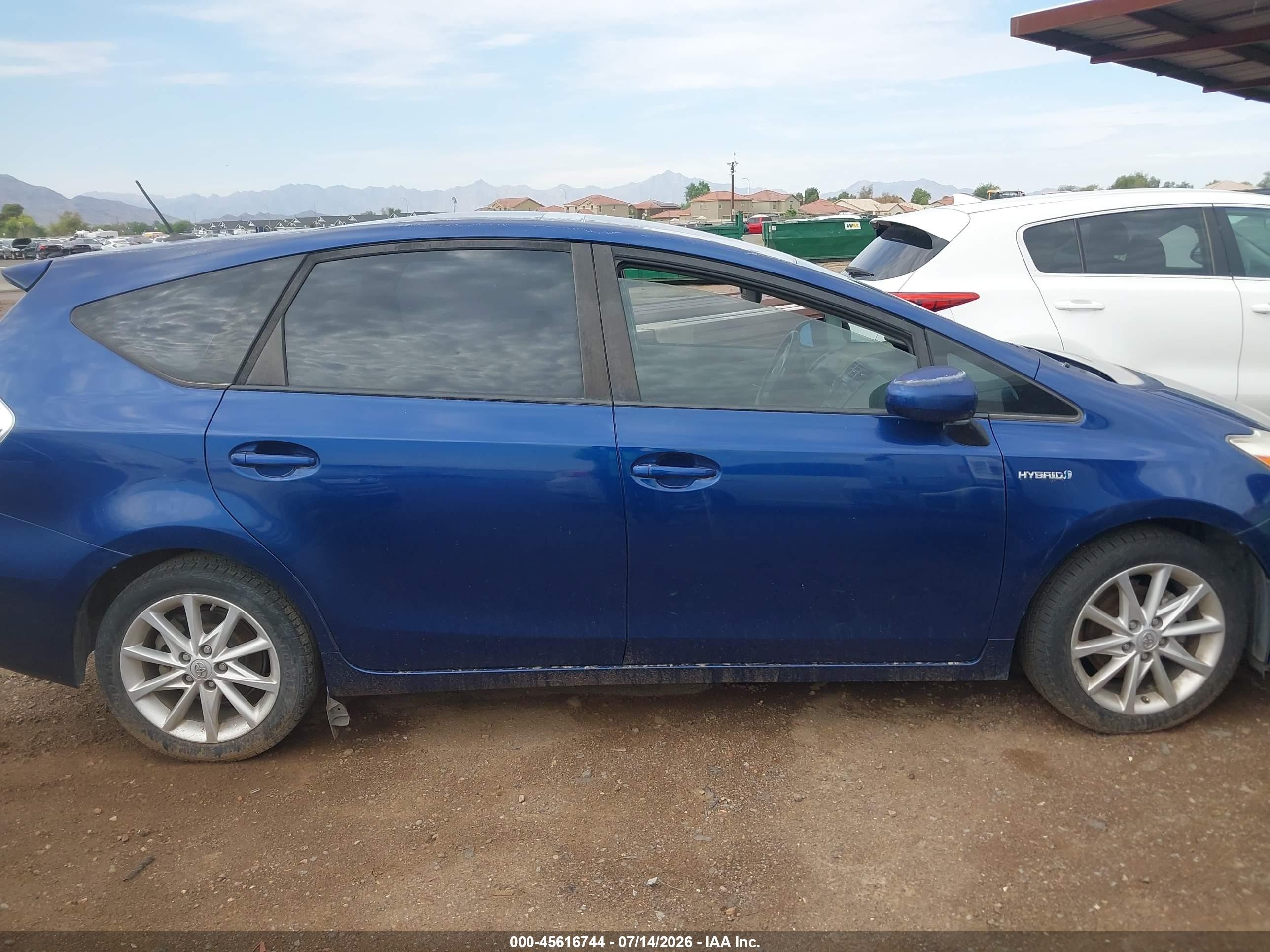 2013 Toyota Prius V Five Blue vin: JTDZN3EU4D3228271