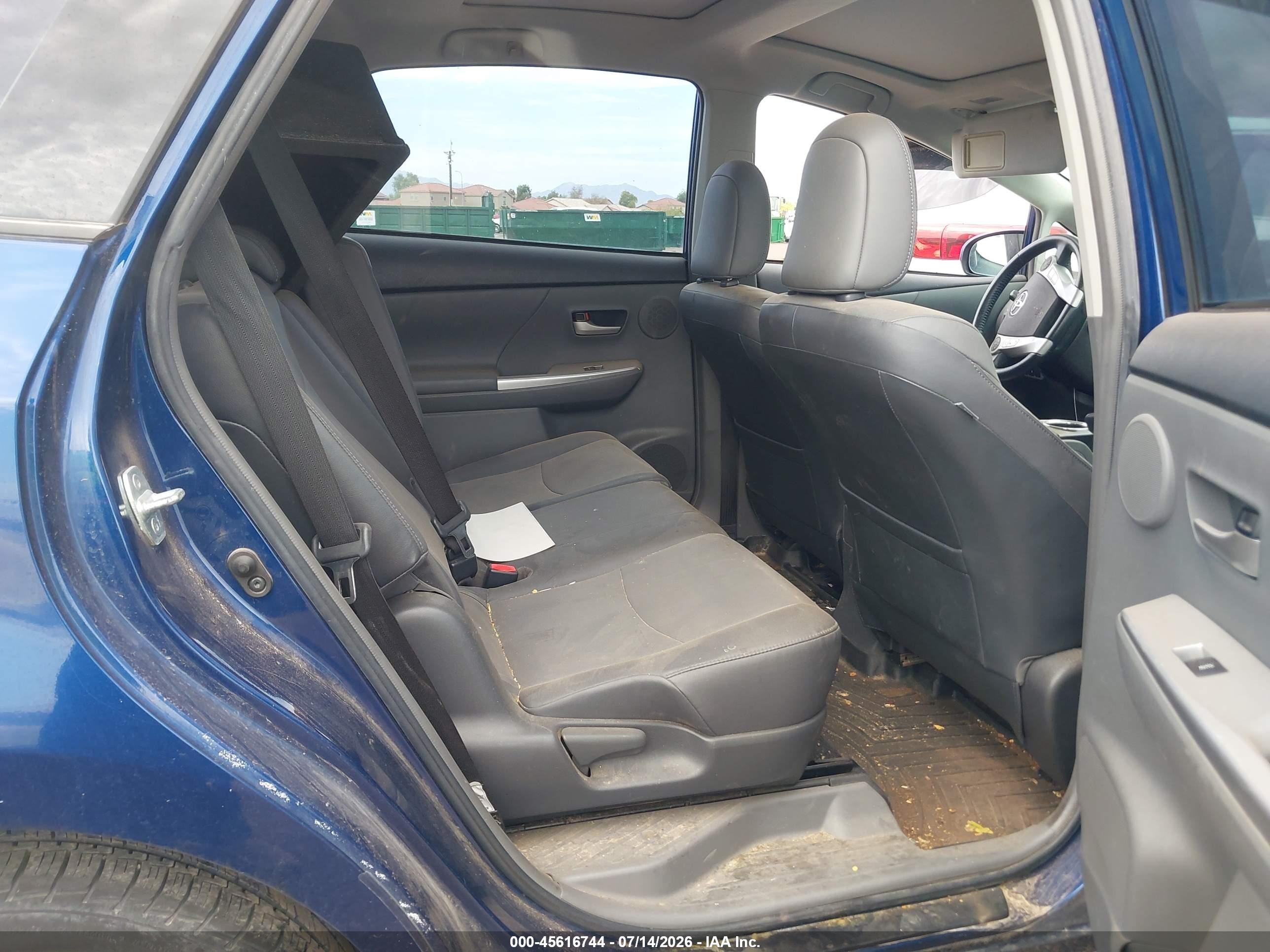 2013 Toyota Prius V Five Blue vin: JTDZN3EU4D3228271