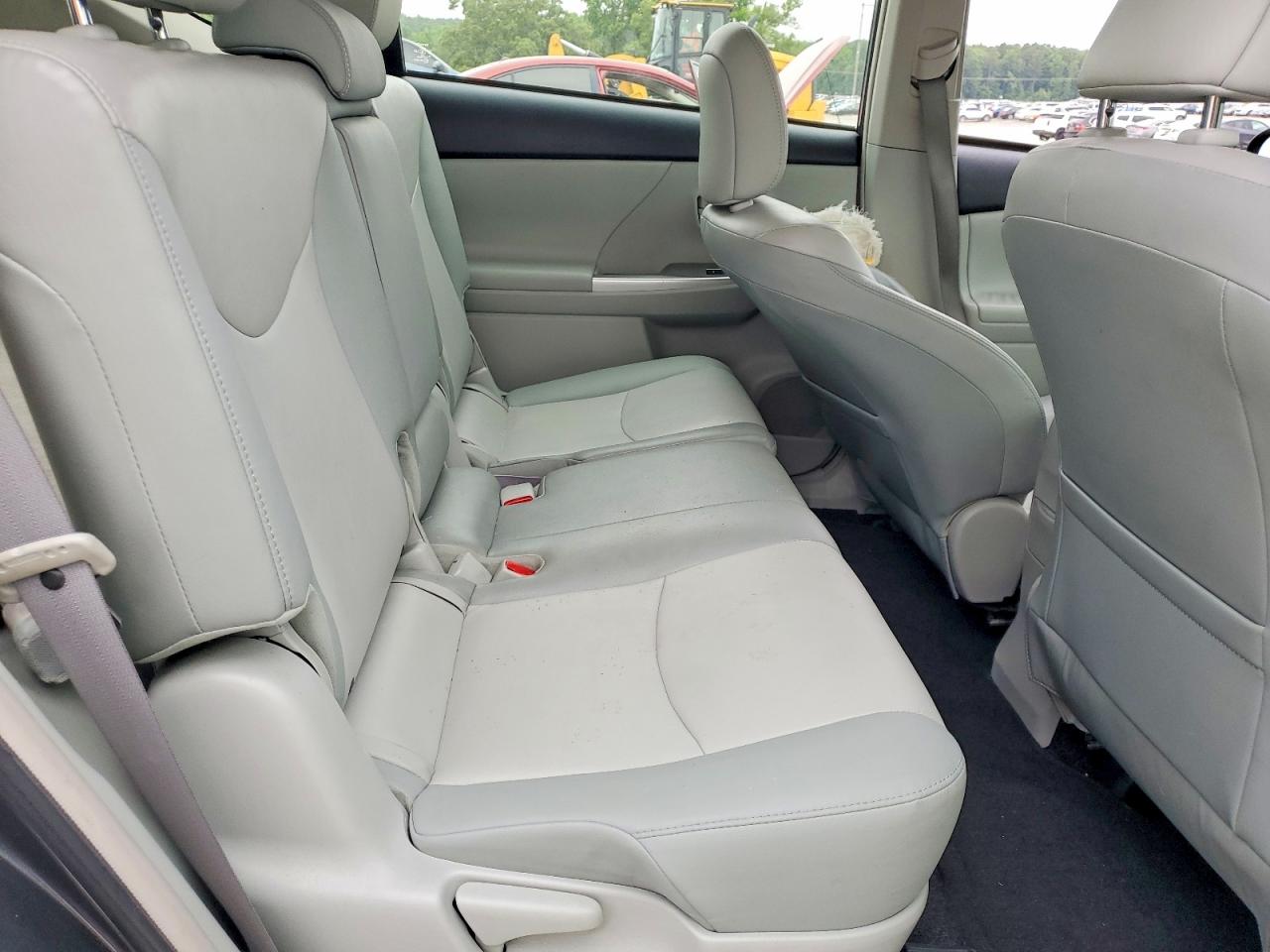 2013 Toyota Prius V Five Gray vin: JTDZN3EU4D3255194