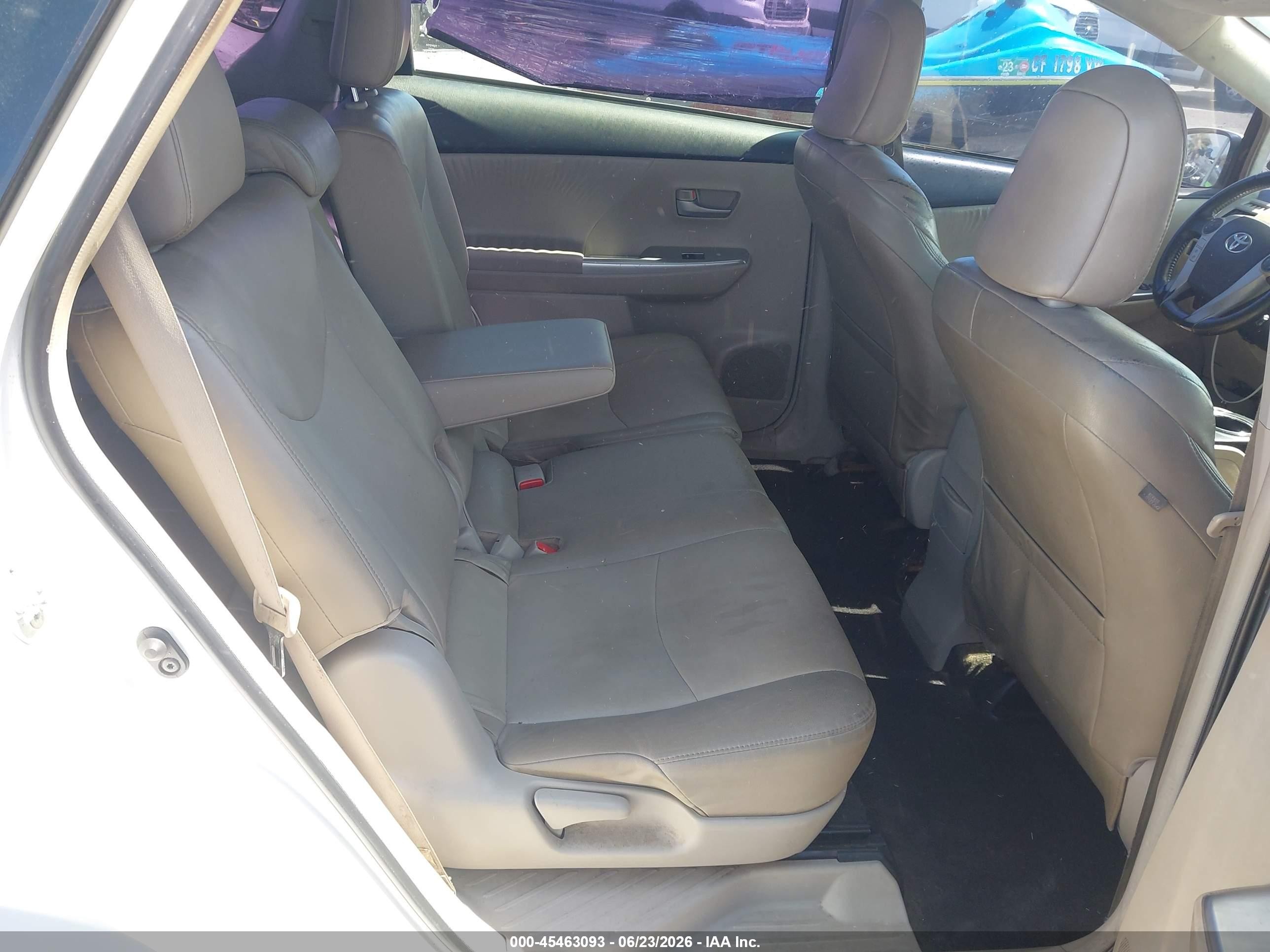 2014 Toyota Prius V Five White vin: JTDZN3EU4E3308963