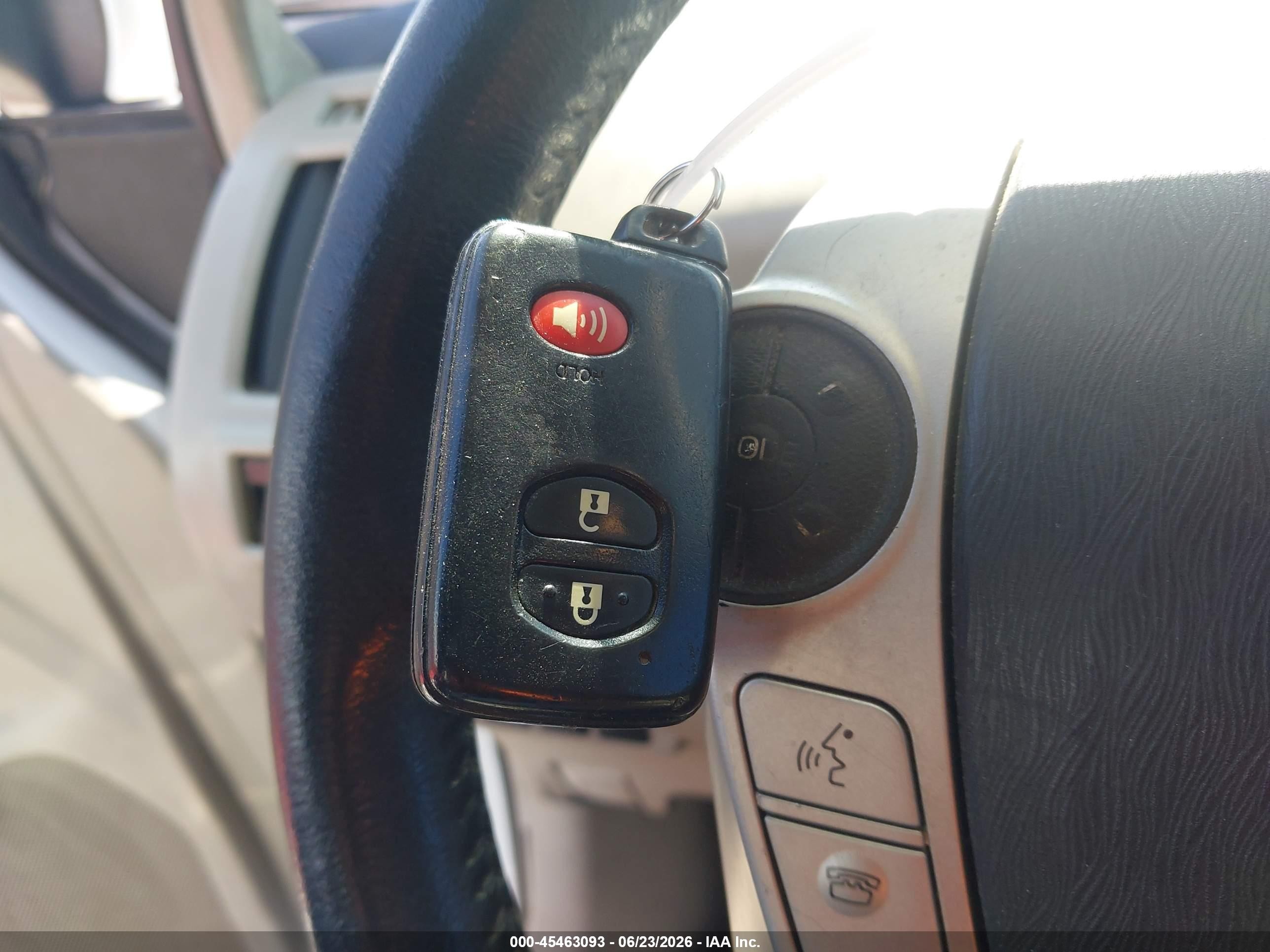 2014 Toyota Prius V Five White vin: JTDZN3EU4E3308963