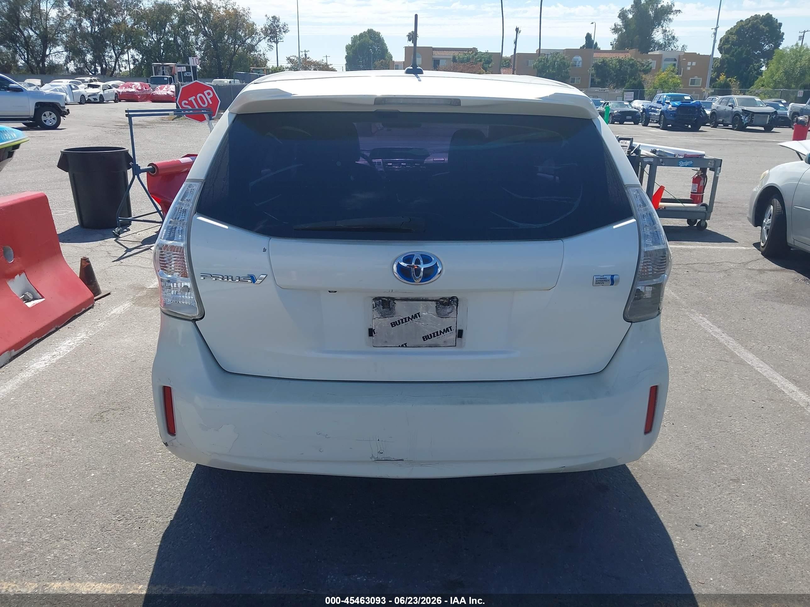 2014 Toyota Prius V Five White vin: JTDZN3EU4E3308963