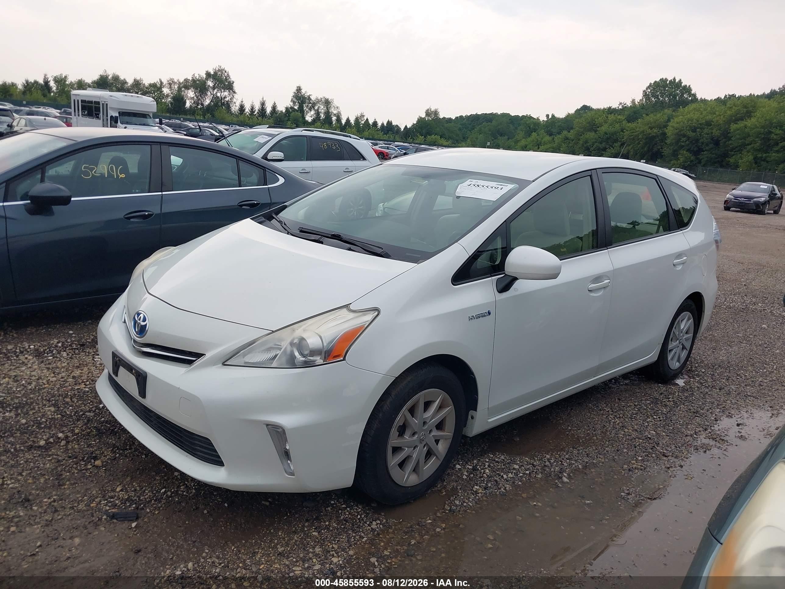 2014 Toyota Prius V Two White vin: JTDZN3EU4EJ000123