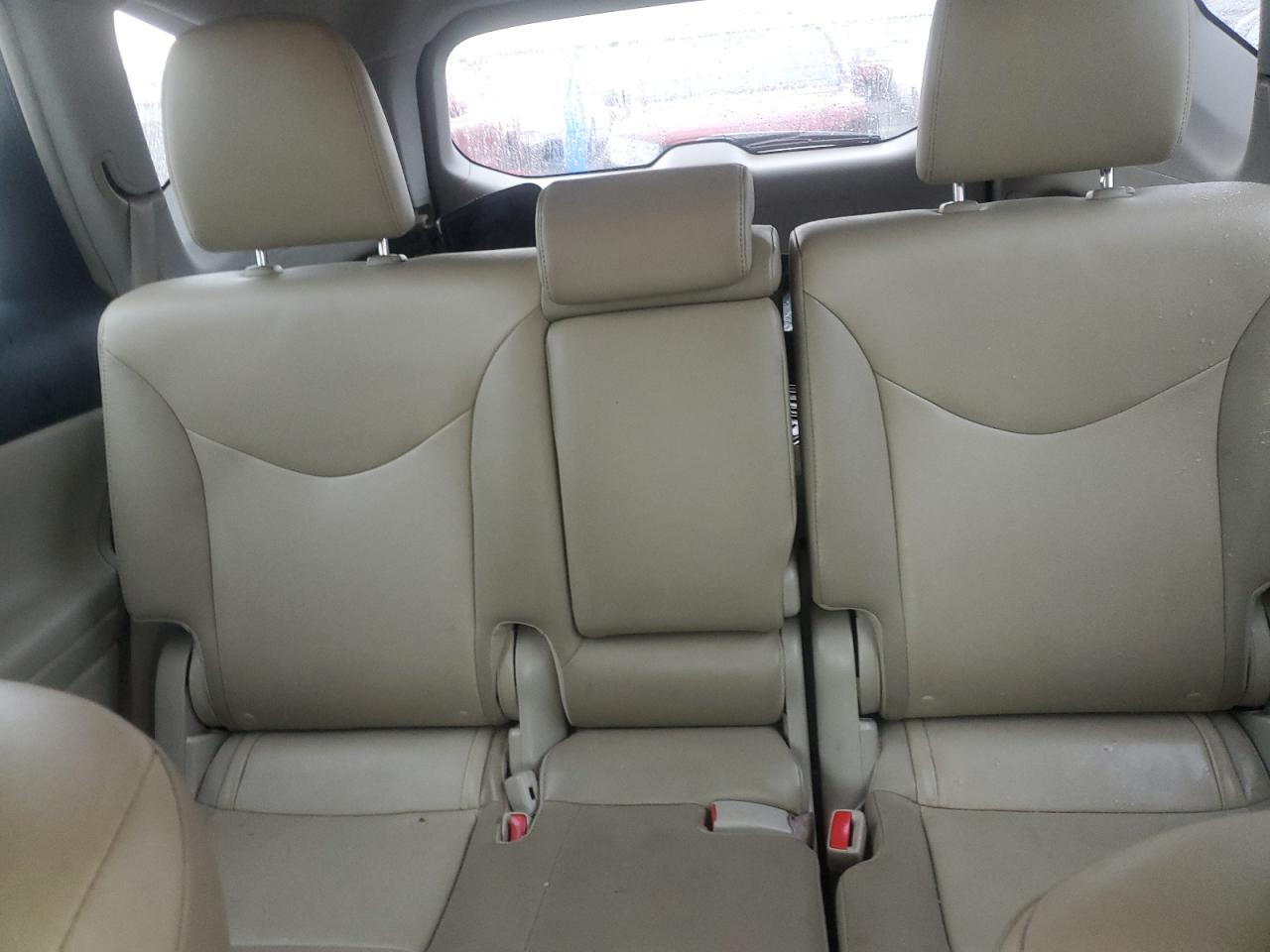 2014 Toyota Prius V Five White vin: JTDZN3EU4EJ008559