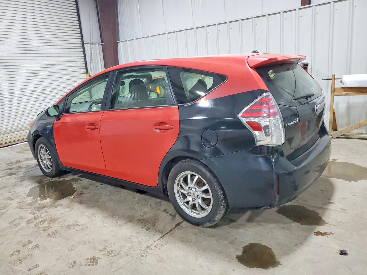2015 Toyota Prius V Two Red vin: JTDZN3EU4FJ016713
