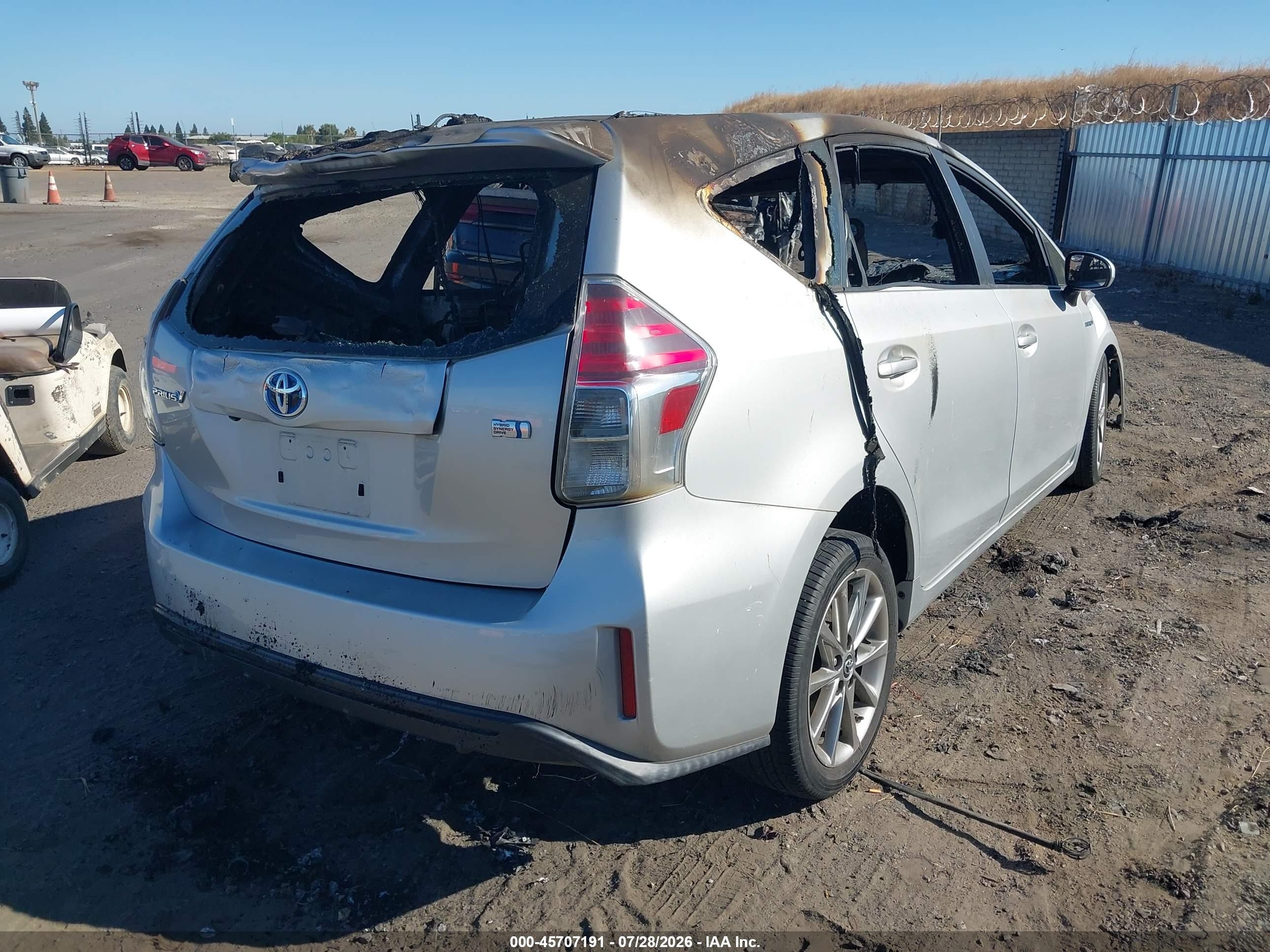 2015 Toyota Prius V Five Silver vin: JTDZN3EU4FJ025766