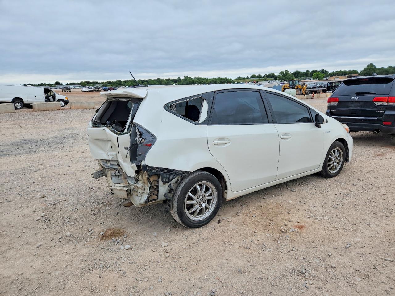 2015 Toyota Prius V Three White vin: JTDZN3EU4FJ028280