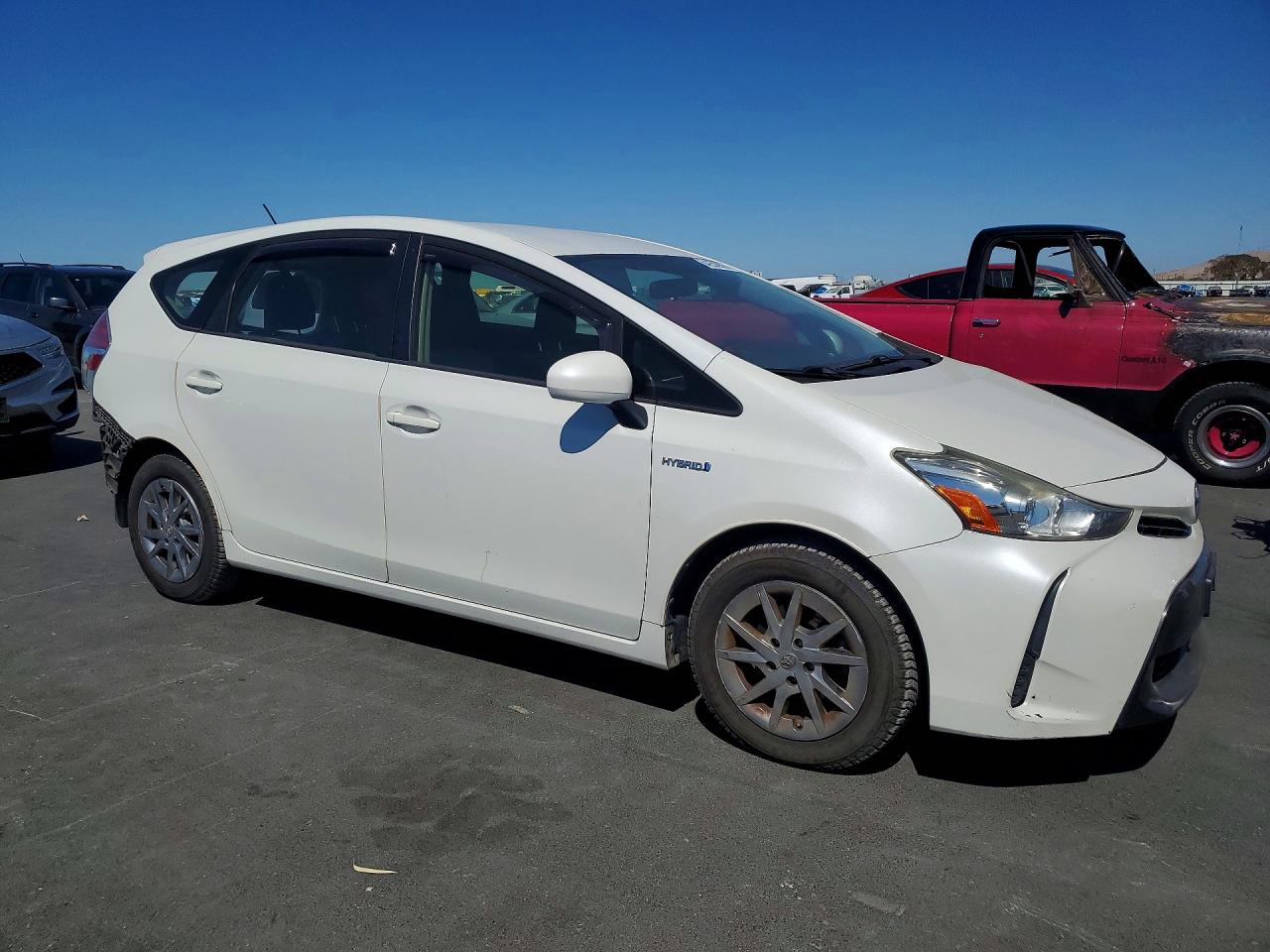2015 Toyota Prius V Two White vin: JTDZN3EU4FJ039358