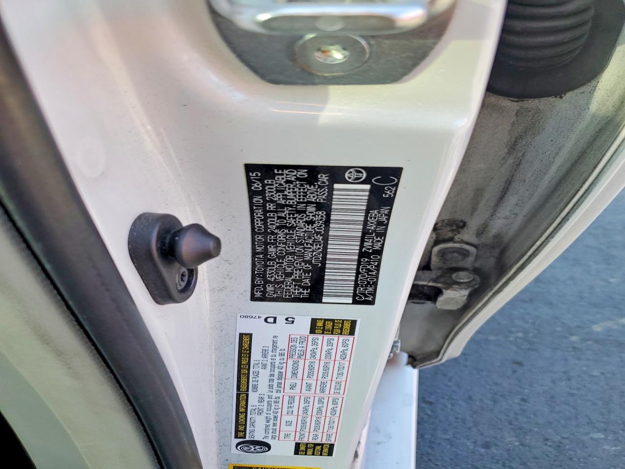 2015 Toyota Prius V Two White vin: JTDZN3EU4FJ039358
