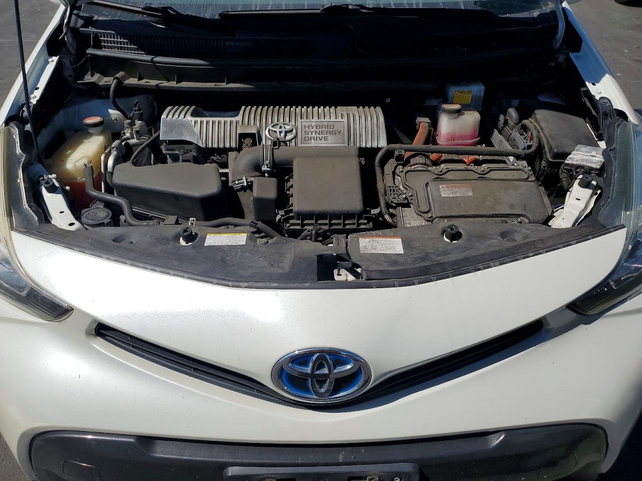 2015 Toyota Prius V Two White vin: JTDZN3EU4FJ039358