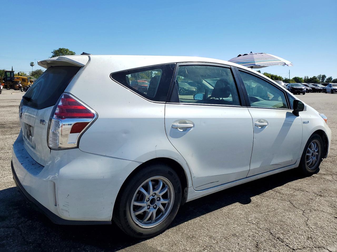 2015 Toyota Prius V Three White vin: JTDZN3EU4FJ040445