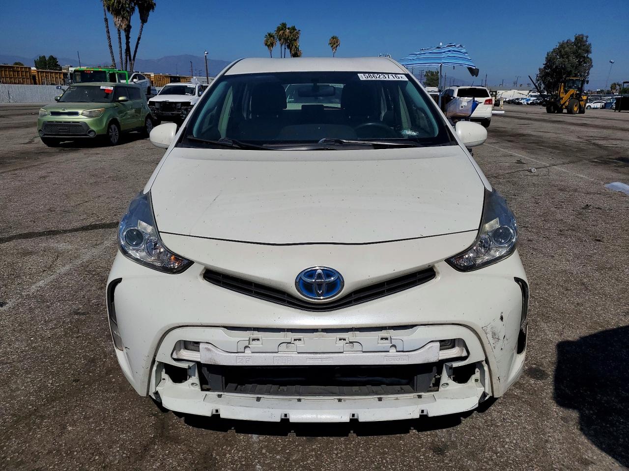 2015 Toyota Prius V Three White vin: JTDZN3EU4FJ040445