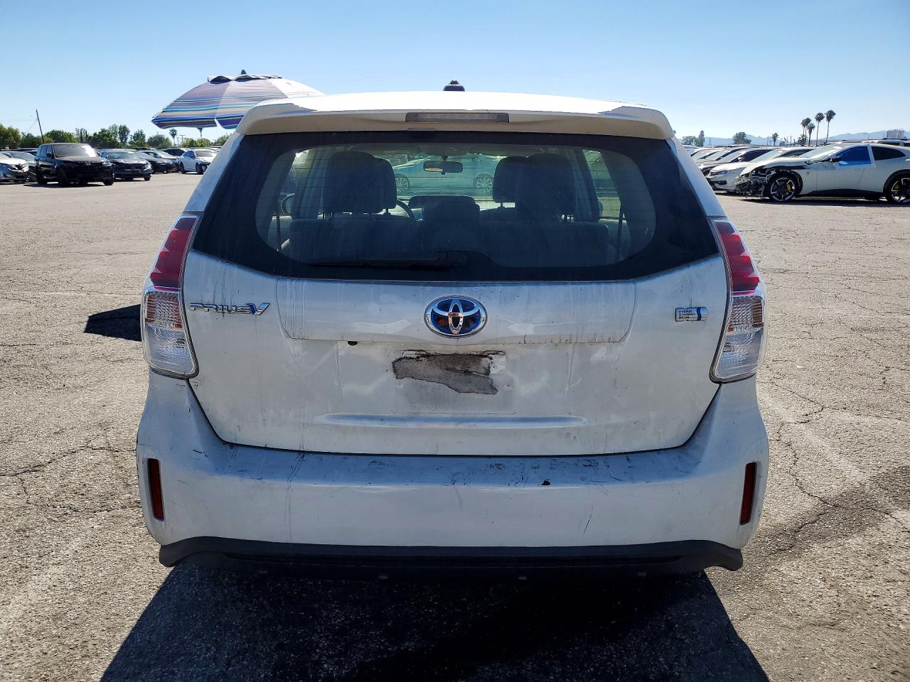 2015 Toyota Prius V Three White vin: JTDZN3EU4FJ040445