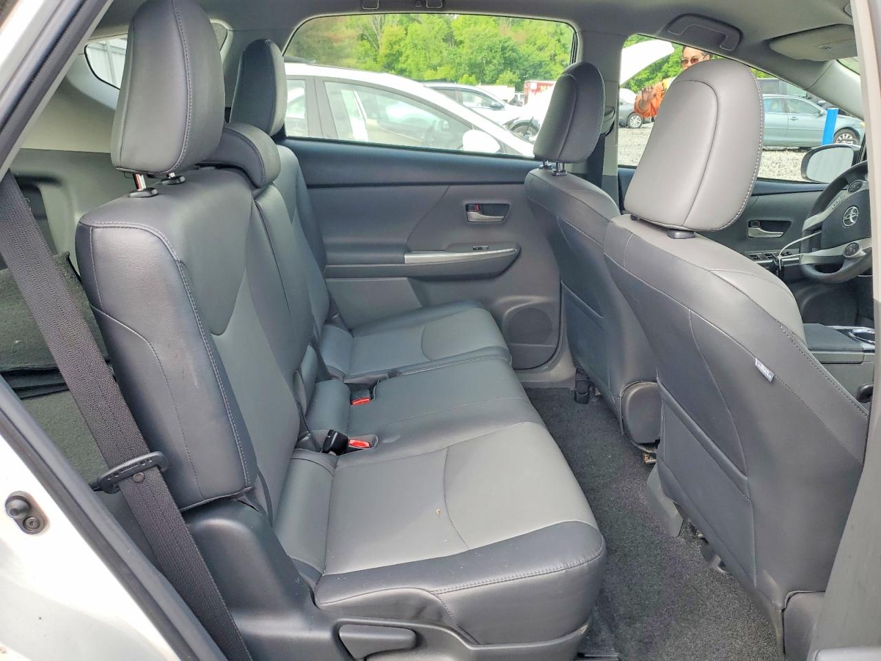 2012 Toyota Prius V Five White vin: JTDZN3EU5C3019782