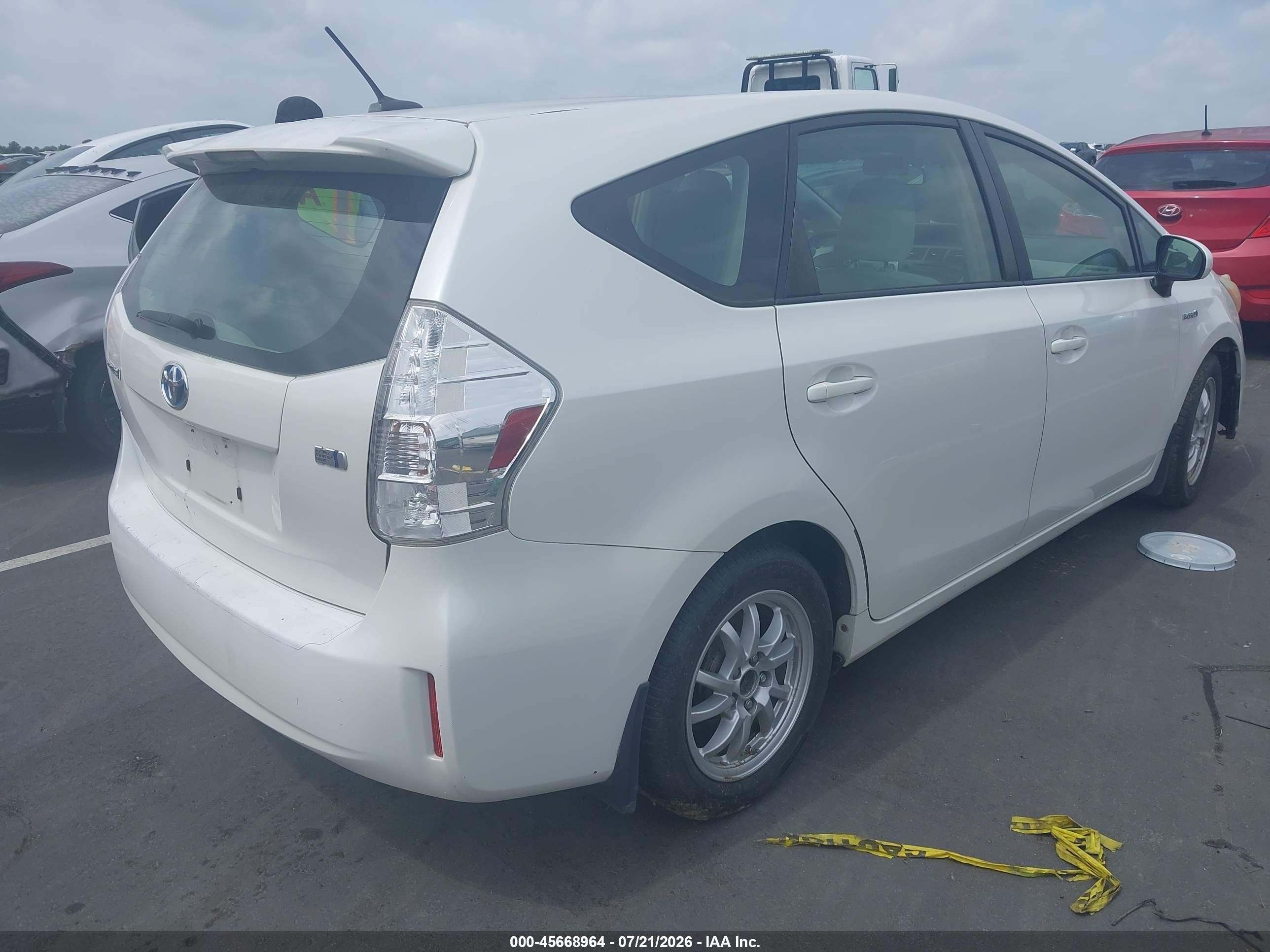 2012 Toyota Prius V Three White vin: JTDZN3EU5C3076788
