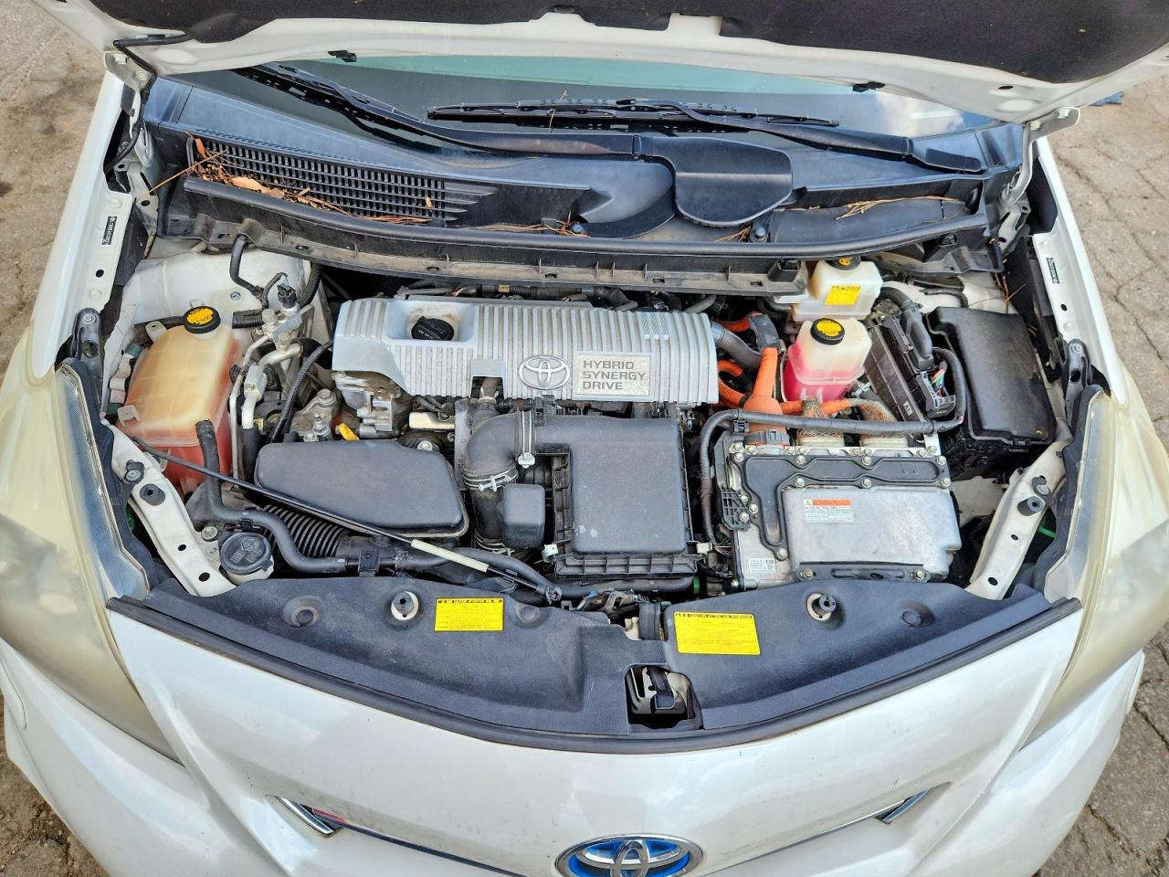 2012 Toyota Prius V Five White vin: JTDZN3EU5C3083319