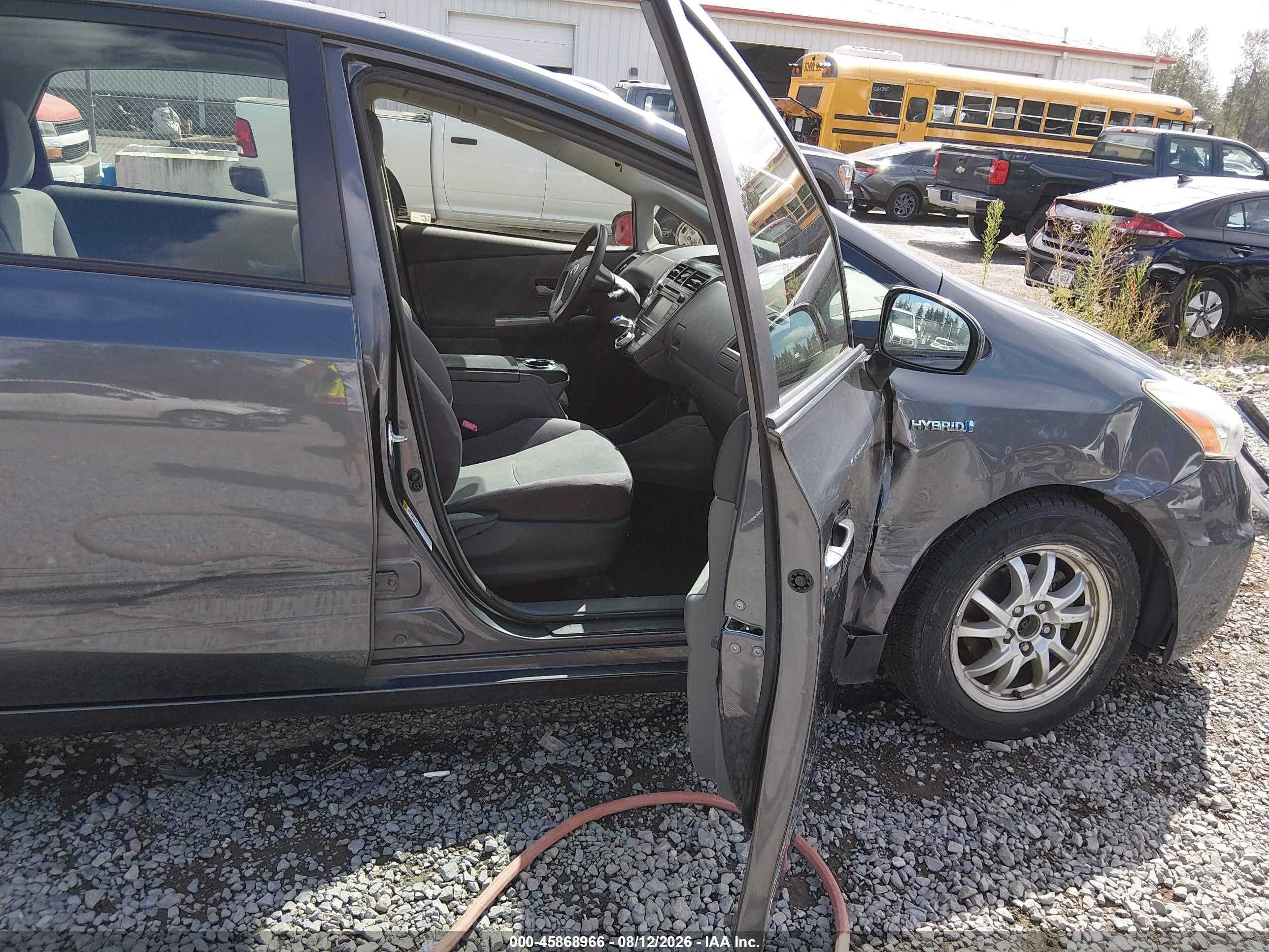 2013 Toyota Prius V Three Серый vin: JTDZN3EU5D3187245