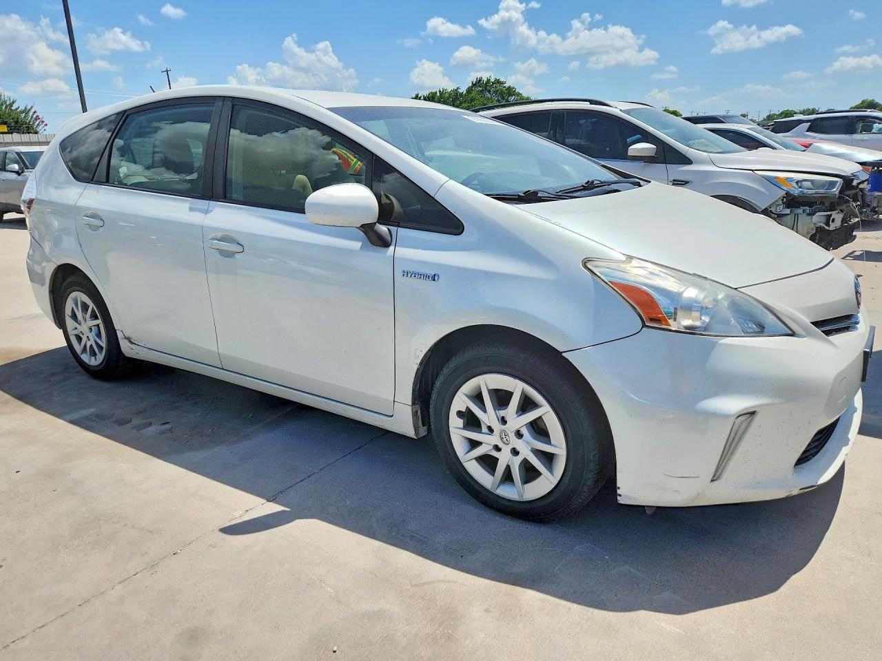 2013 Toyota Prius V Two White vin: JTDZN3EU5D3205338