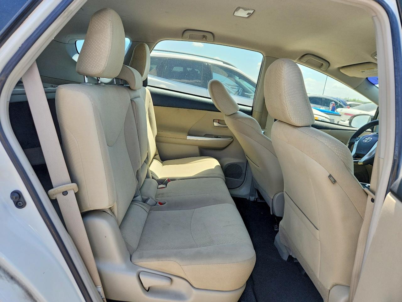 2013 Toyota Prius V Two White vin: JTDZN3EU5D3205338