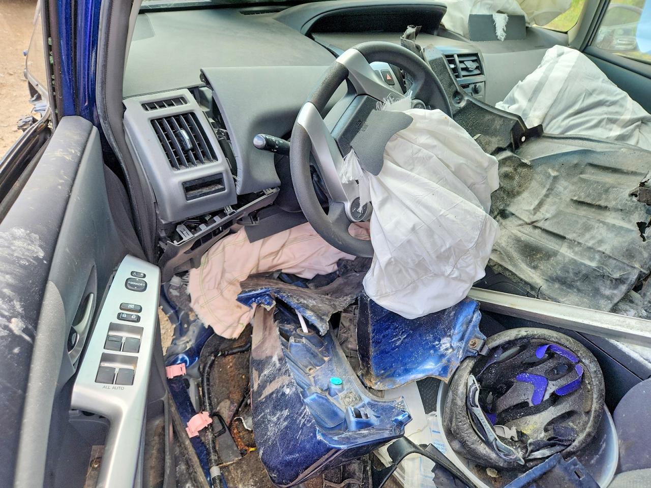 2013 Toyota Prius V Two Blue vin: JTDZN3EU5D3231020