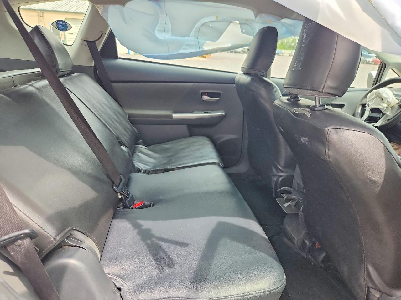 2013 Toyota Prius V Two White vin: JTDZN3EU5D3232149