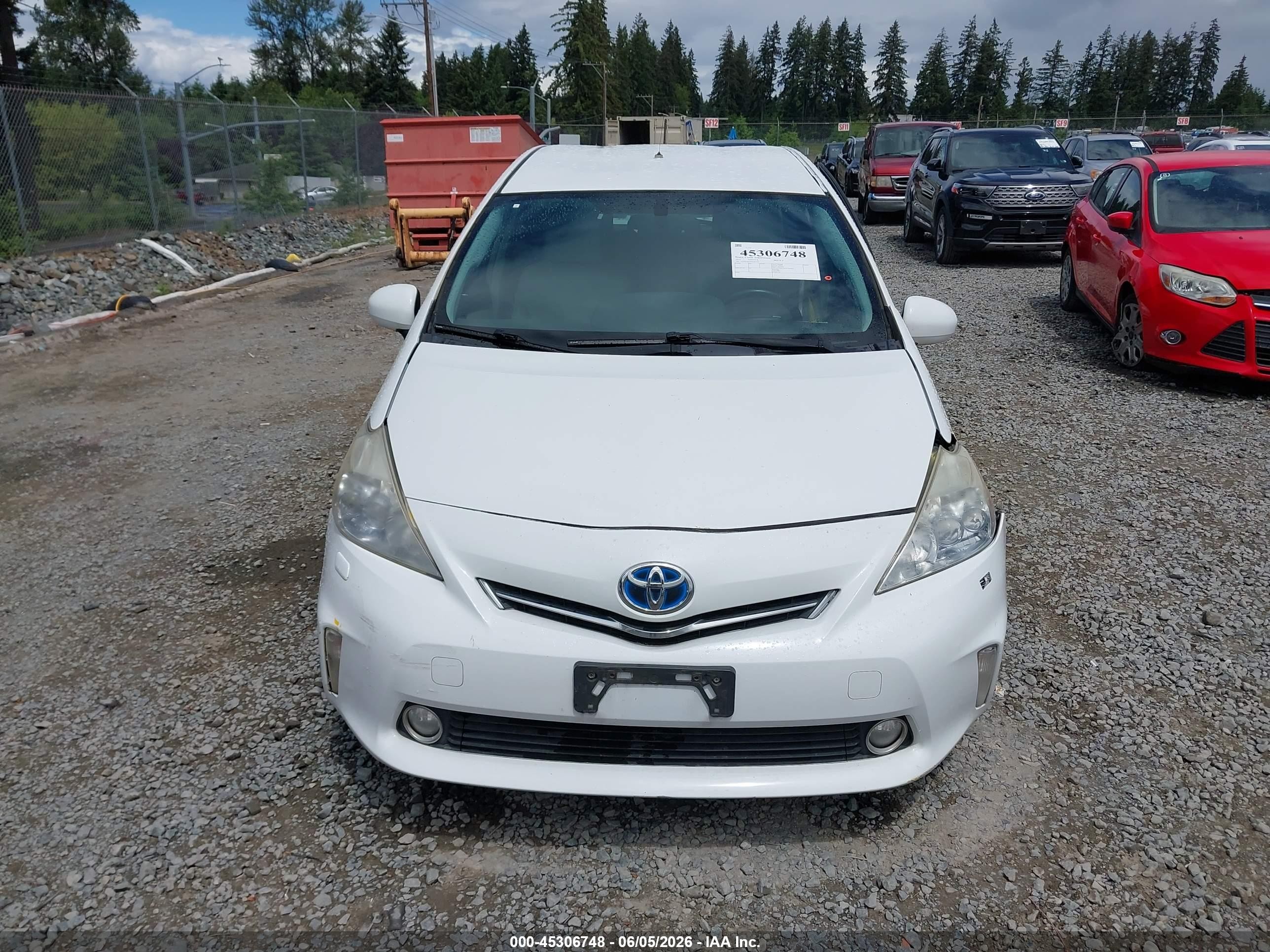 2013 Toyota Prius V Five White vin: JTDZN3EU5D3241773