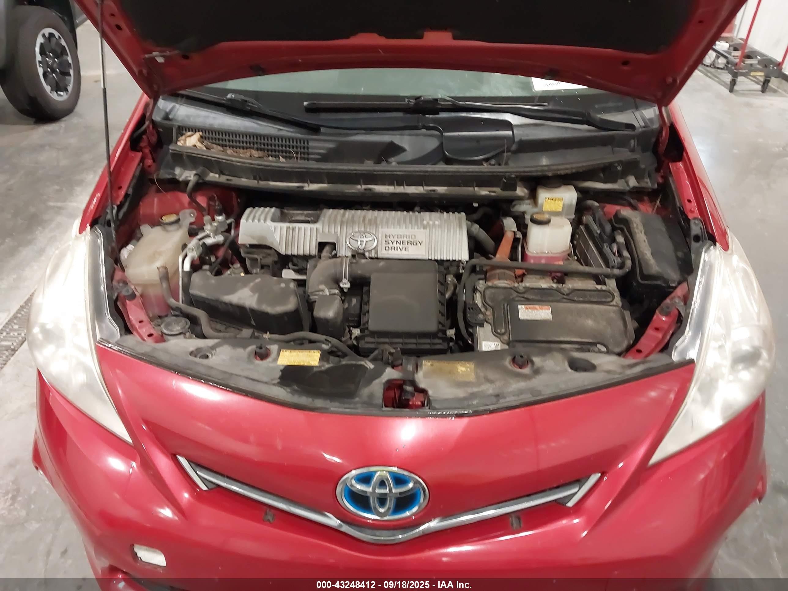 2014 Toyota Prius V Two Red vin: JTDZN3EU5E3295446