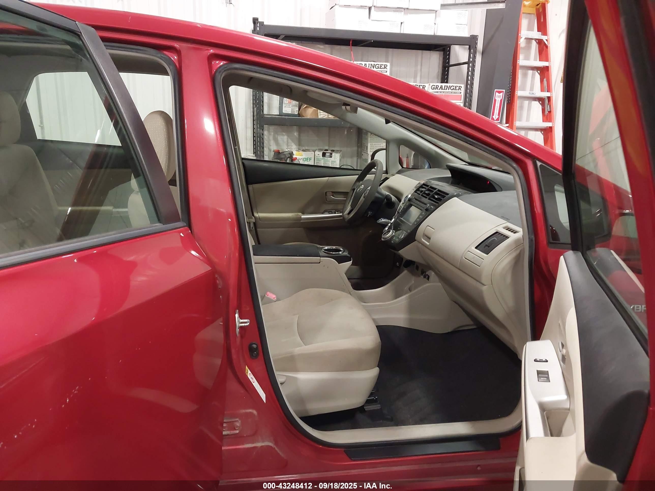 2014 Toyota Prius V Two Red vin: JTDZN3EU5E3295446