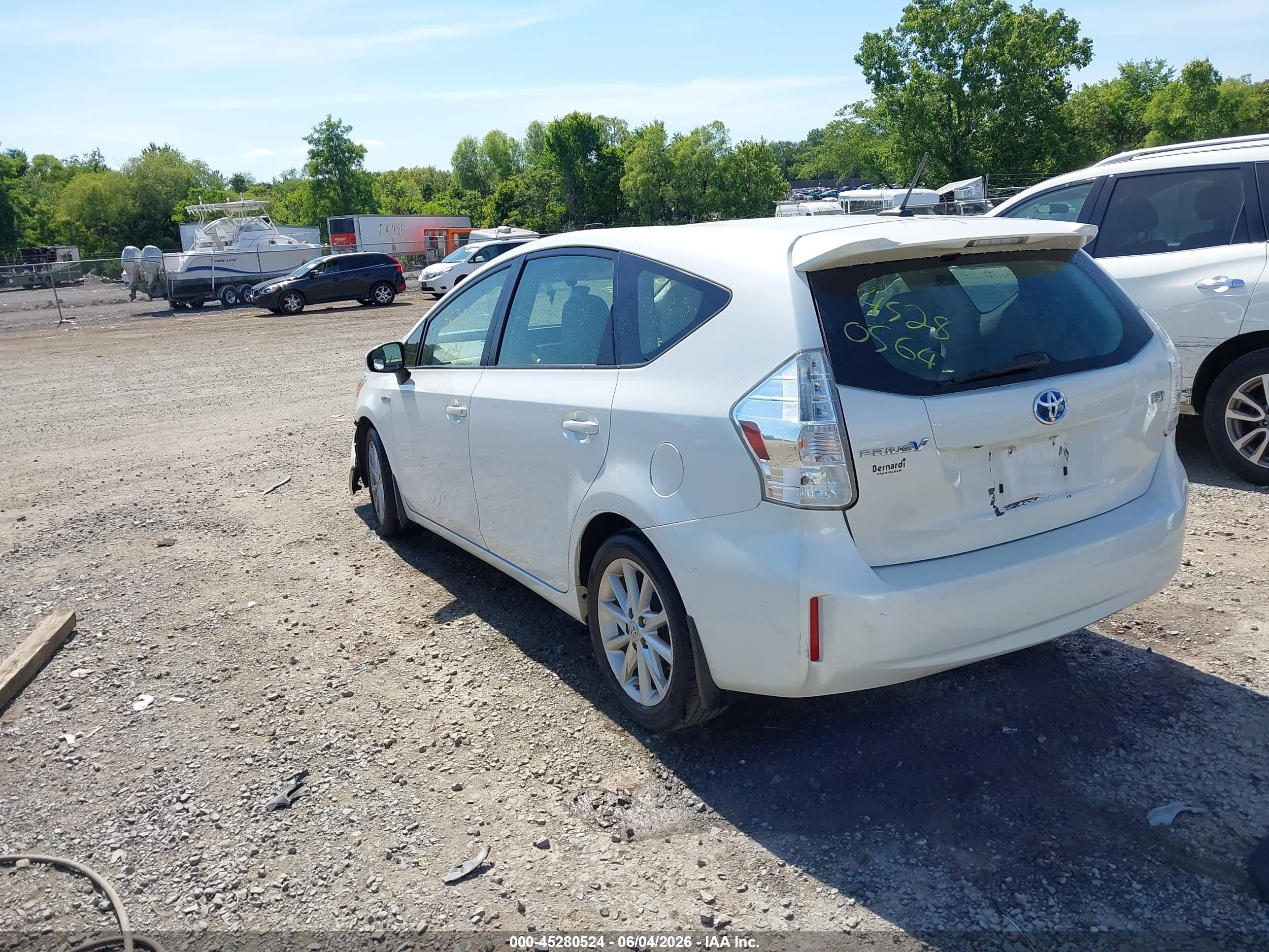 2014 Toyota Prius V Five White vin: JTDZN3EU5E3357590