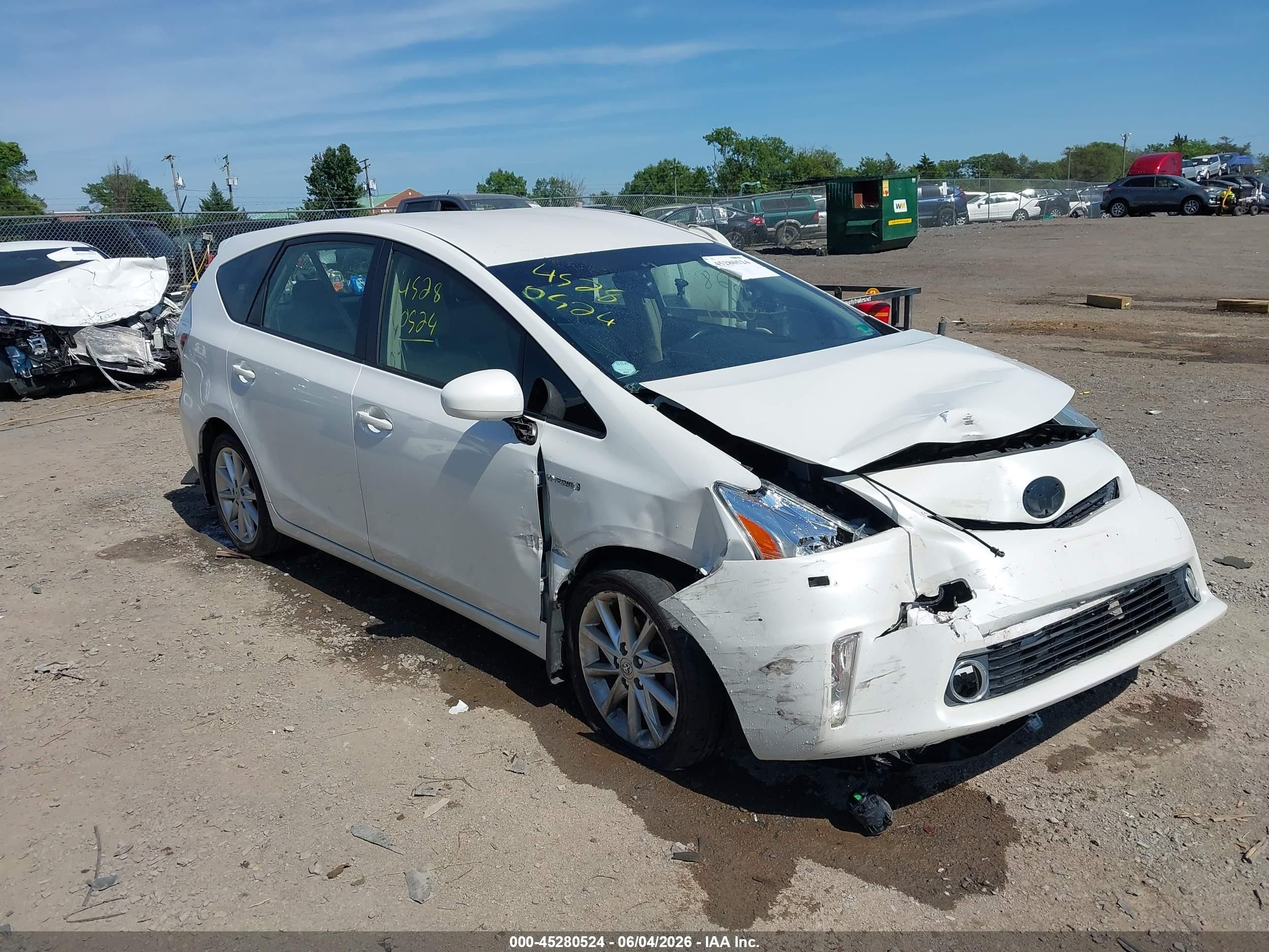 2014 Toyota Prius V Five White vin: JTDZN3EU5E3357590