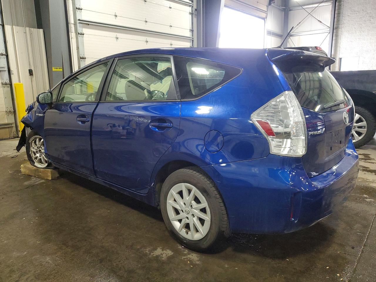 2014 Toyota Prius V Three Blue vin: JTDZN3EU5E3362885