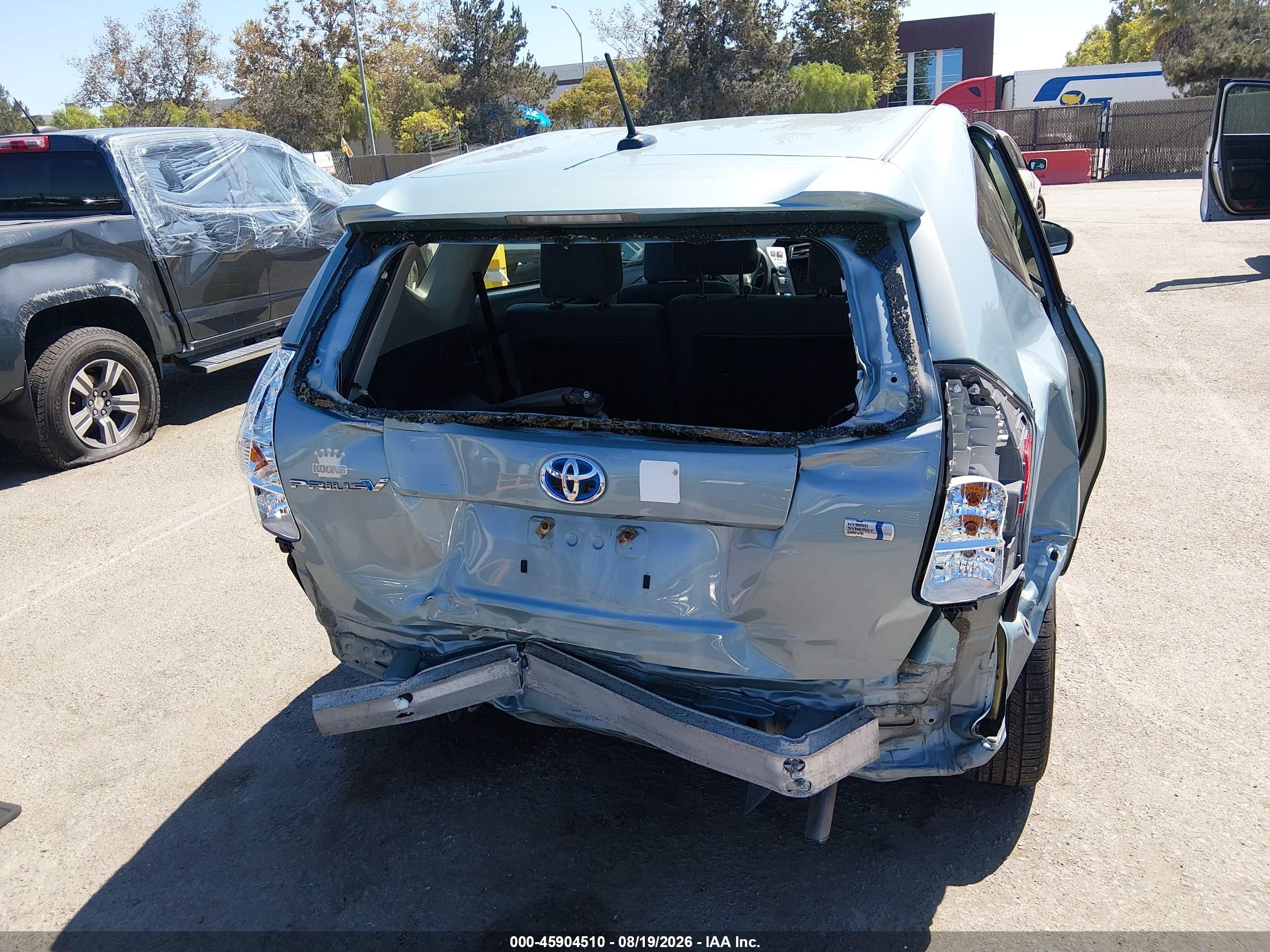 2014 Toyota Prius V Three Turquoise vin: JTDZN3EU5EJ015083