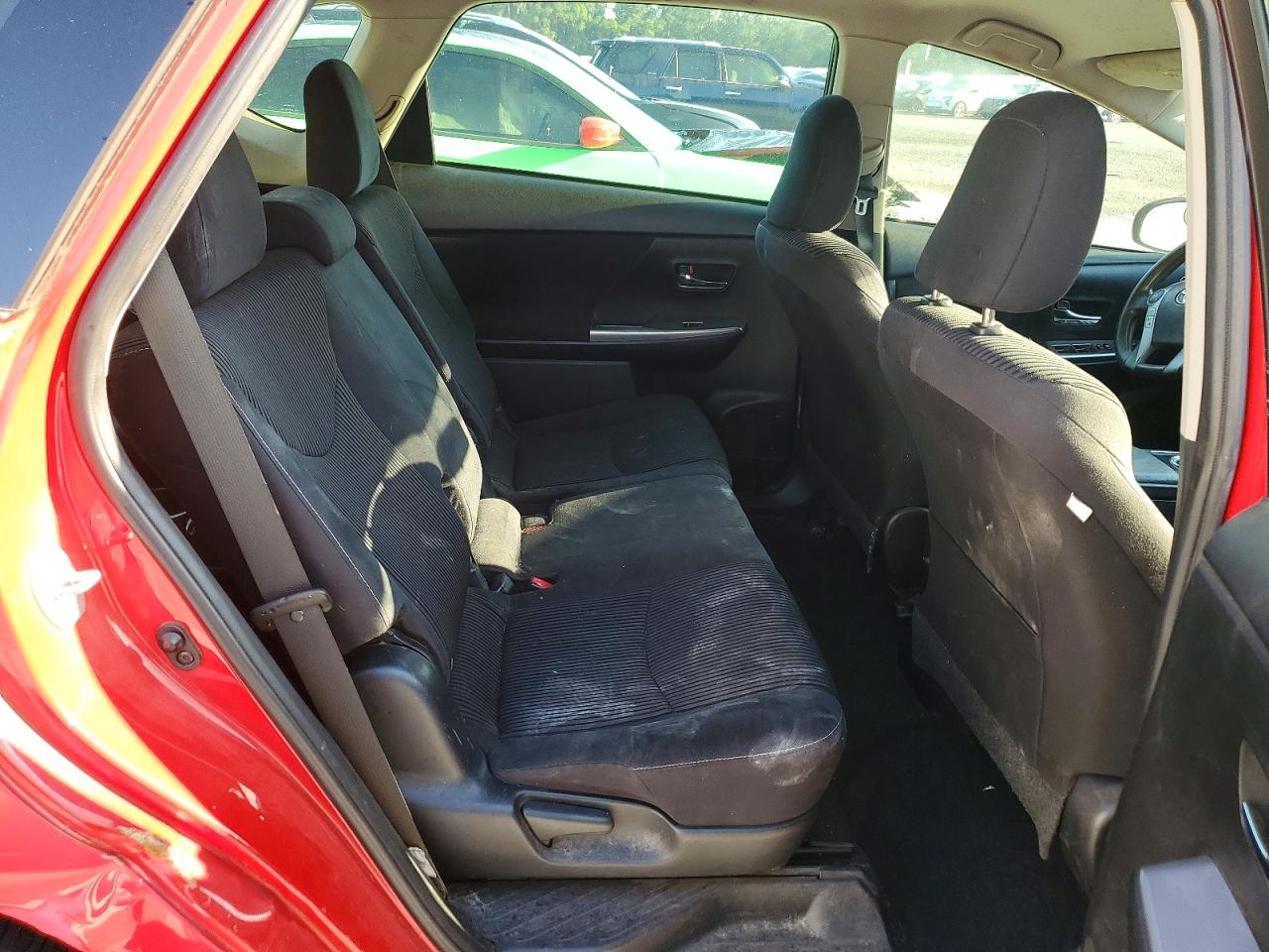 2015 Toyota Prius V Two Red vin: JTDZN3EU5FJ017112