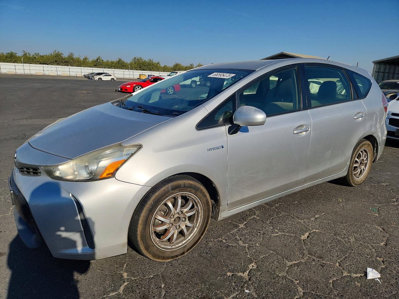 2015 Toyota Prius V Two Серебряный vin: JTDZN3EU5FJ039076