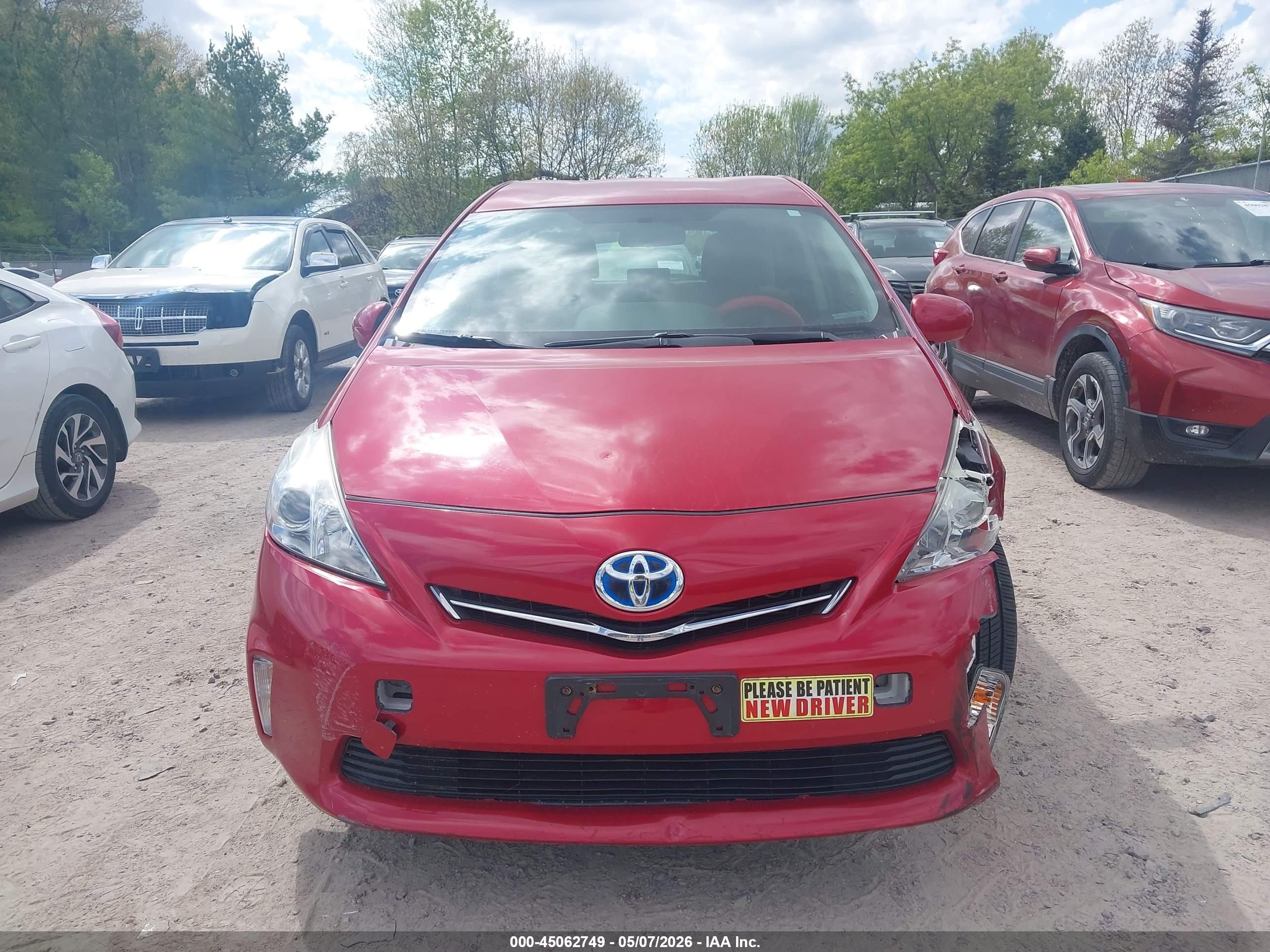 2012 Toyota Prius V Three Красный vin: JTDZN3EU6C3049941