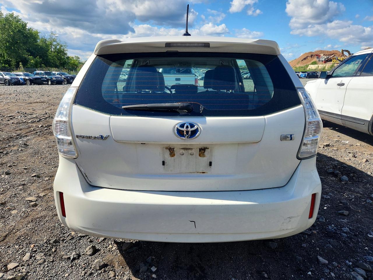 2012 Toyota Prius V Three White vin: JTDZN3EU6C3069137