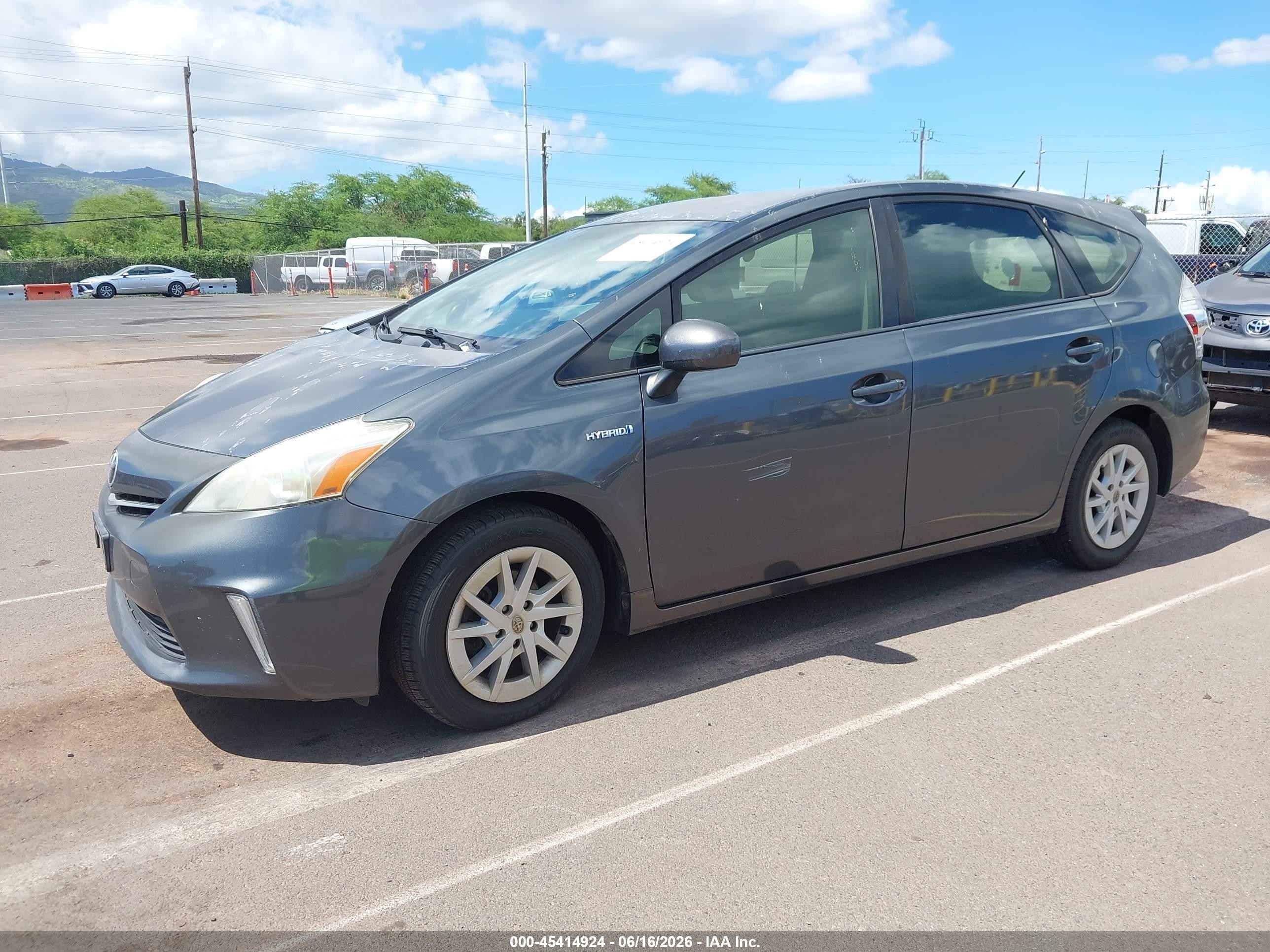 2013 Toyota Prius V Five/three/two Gray vin: JTDZN3EU6D3205574