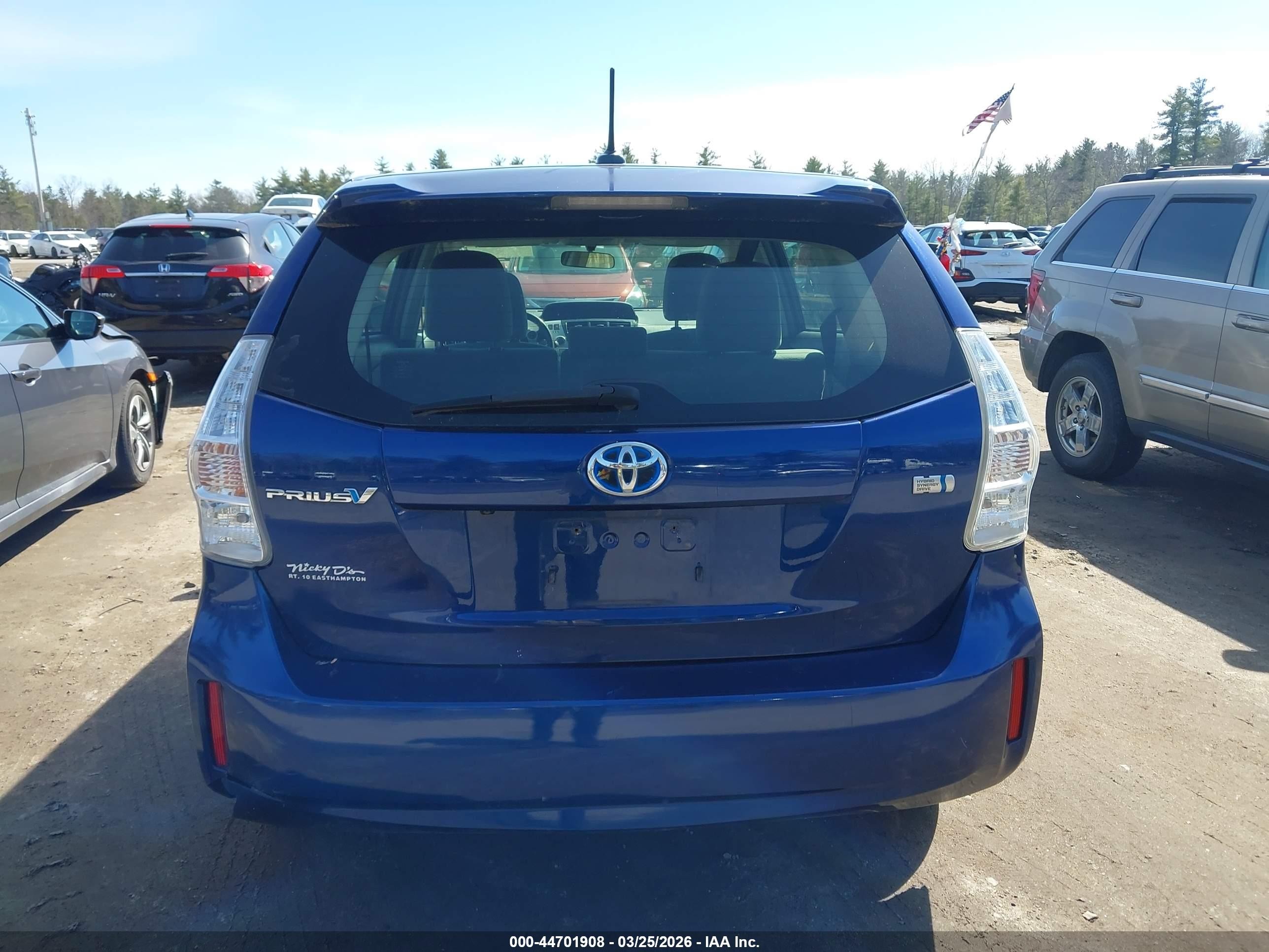 2013 Toyota Prius V Three Blue vin: JTDZN3EU6D3257724