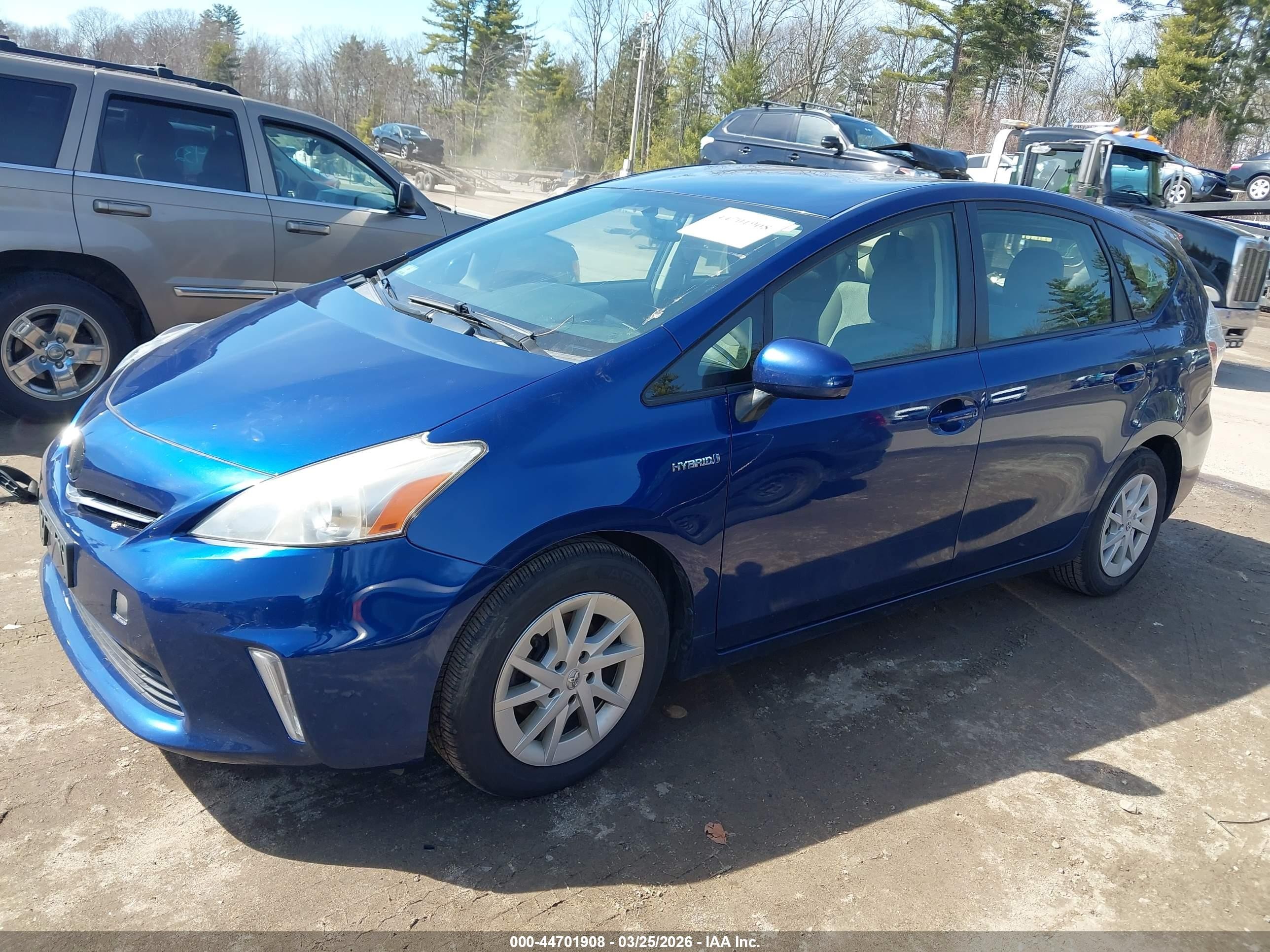 2013 Toyota Prius V Three Blue vin: JTDZN3EU6D3257724
