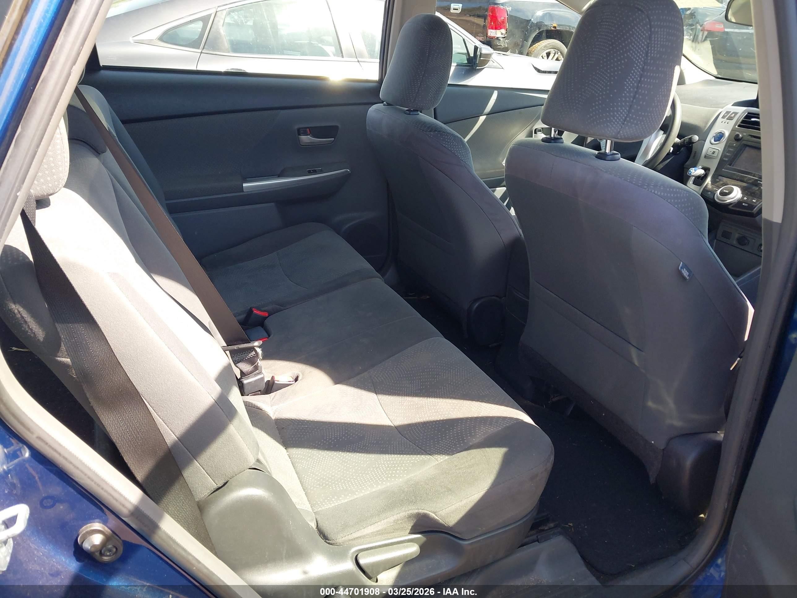 2013 Toyota Prius V Three Blue vin: JTDZN3EU6D3257724