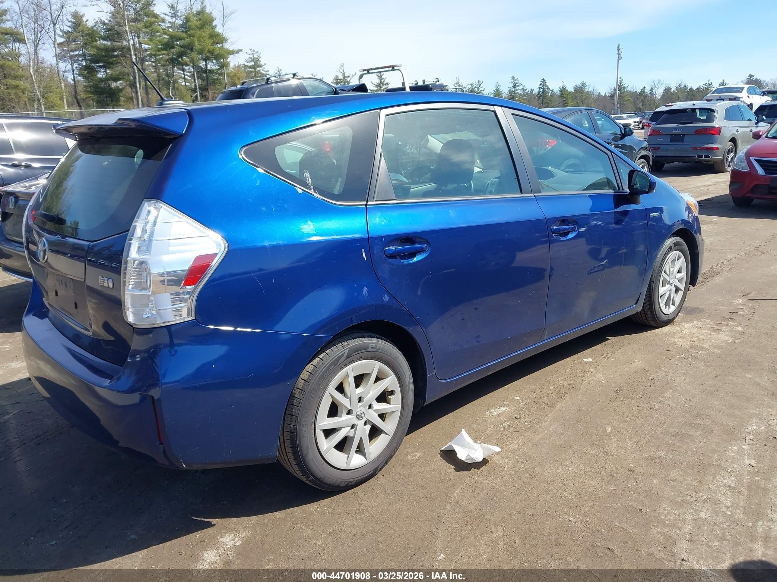 2013 Toyota Prius V Three Blue vin: JTDZN3EU6D3257724