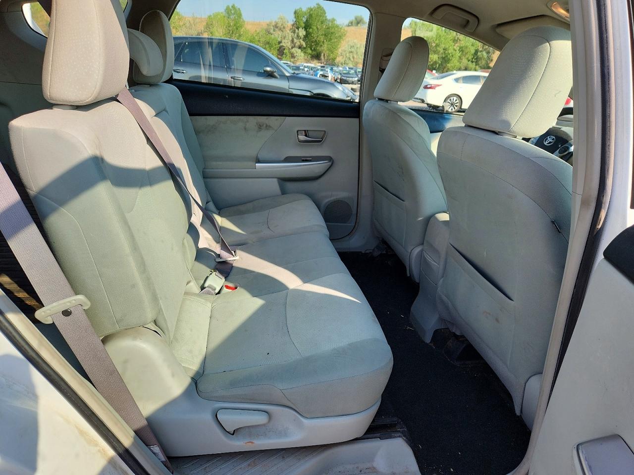 2013 Toyota Prius V Two White vin: JTDZN3EU6D3265919